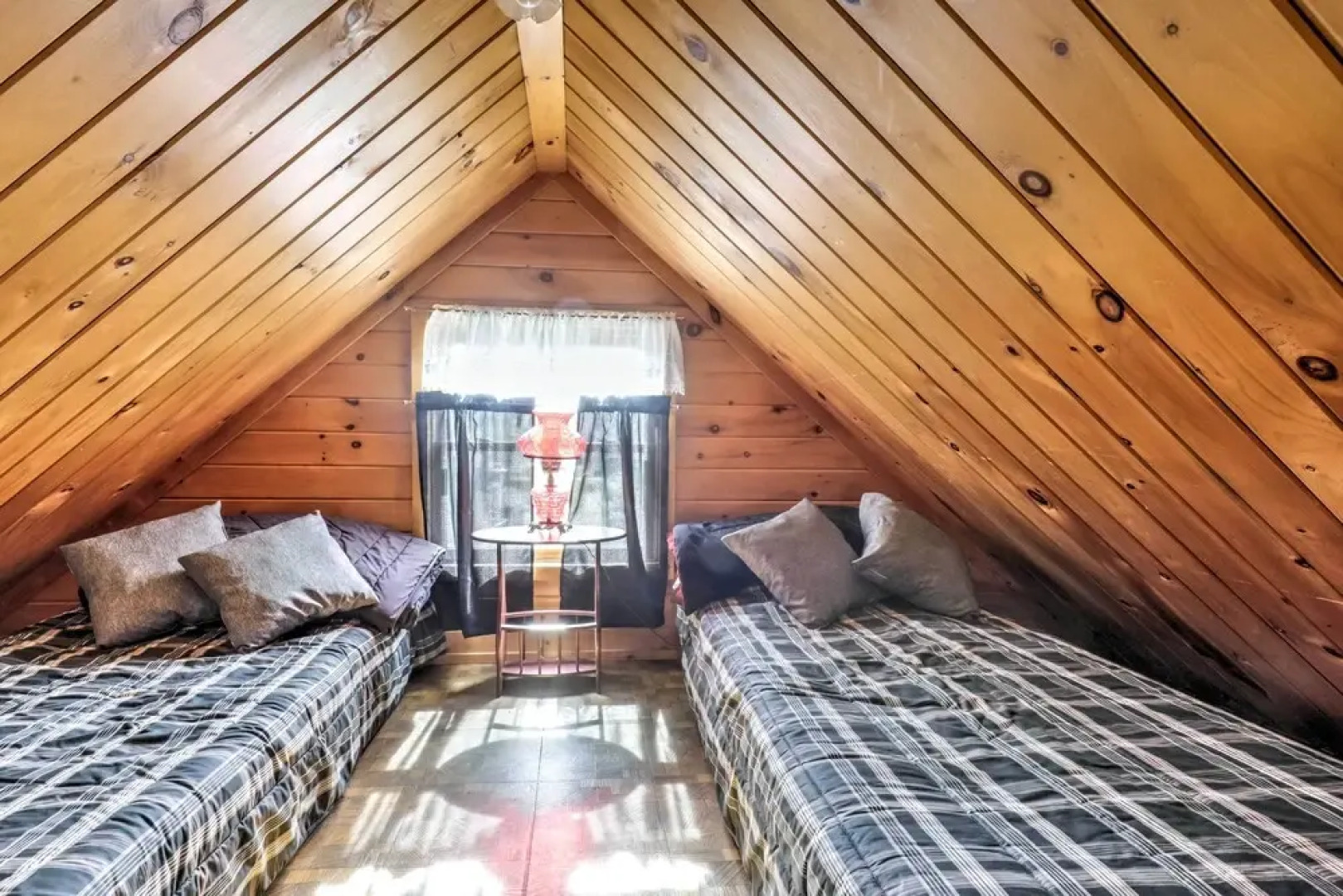 North Creek Cottage in the Adirondacks w/ Fire Pit