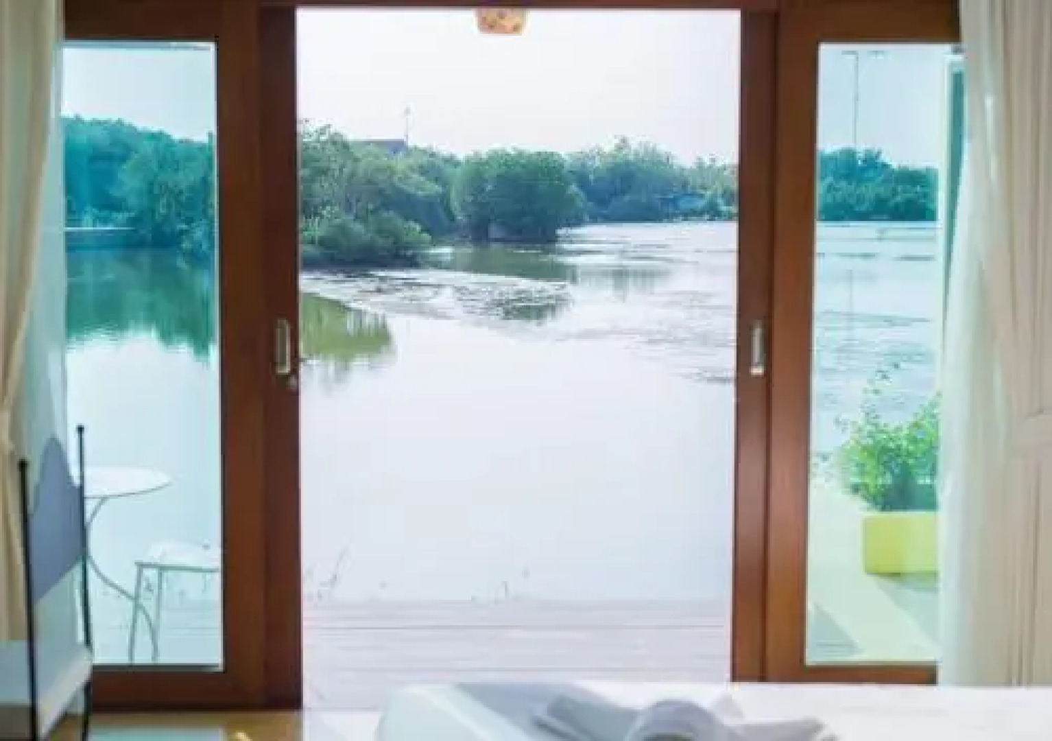 Baan Talay See Cream Resort