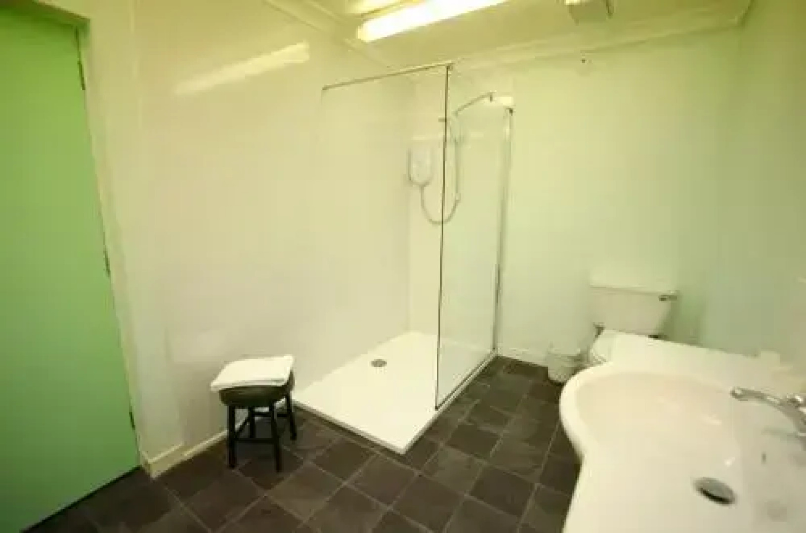 Torr House Premium Budget Central Hotel