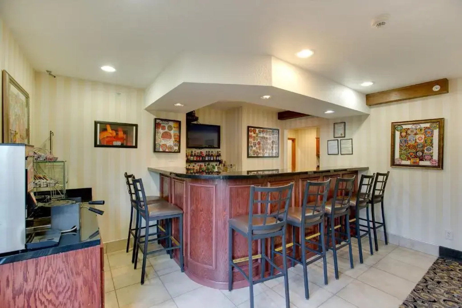 Cobblestone Inn & Suites - Clintonville
