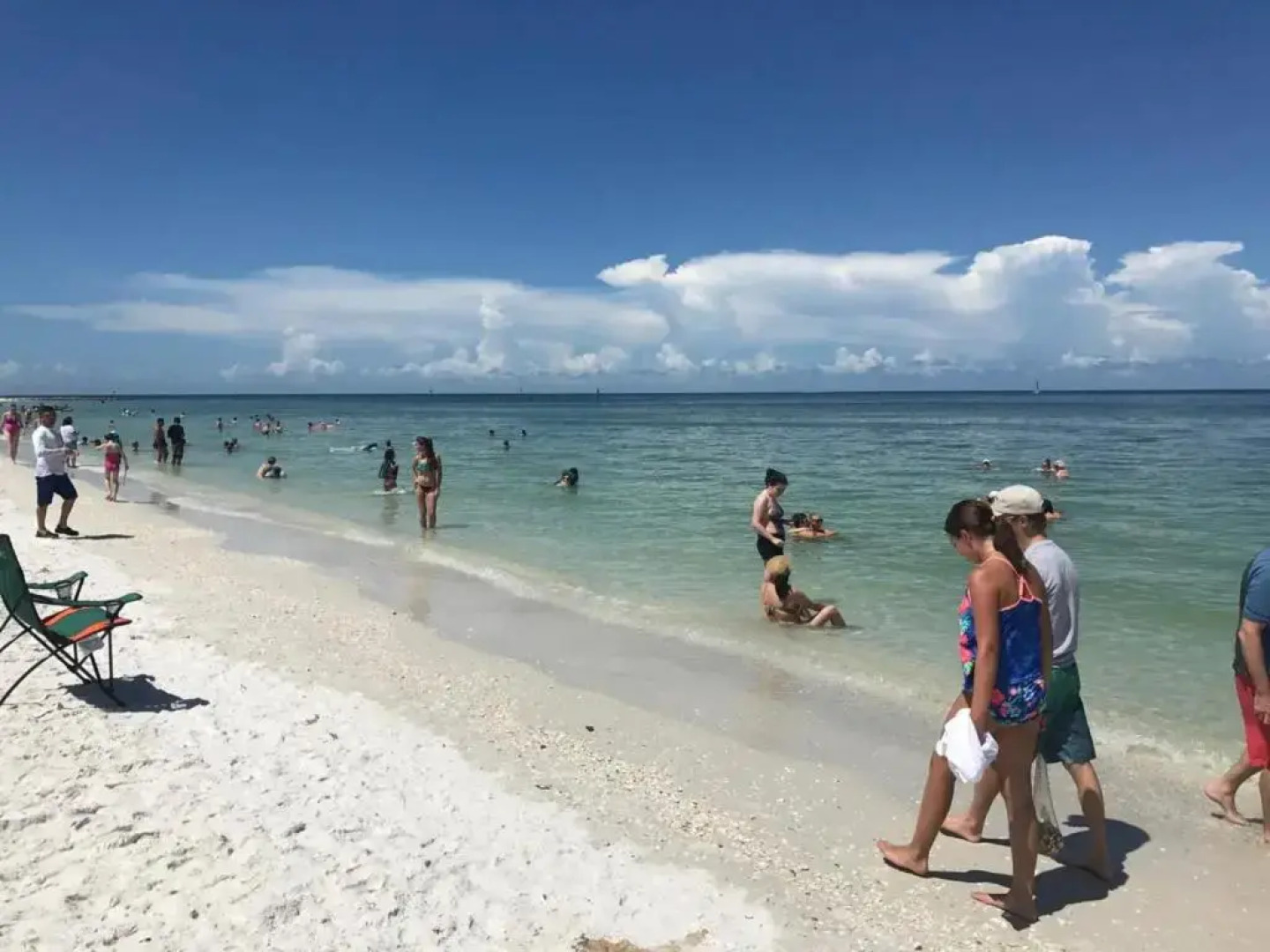 Beach 5 Min. Walk-Luxurious Modern Pool Home