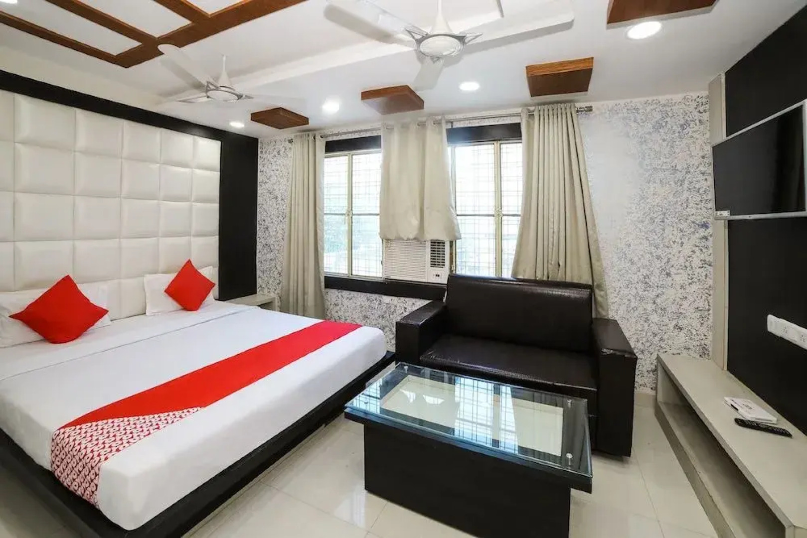 OYO 44314 Hotel Veer Bhumi Palace