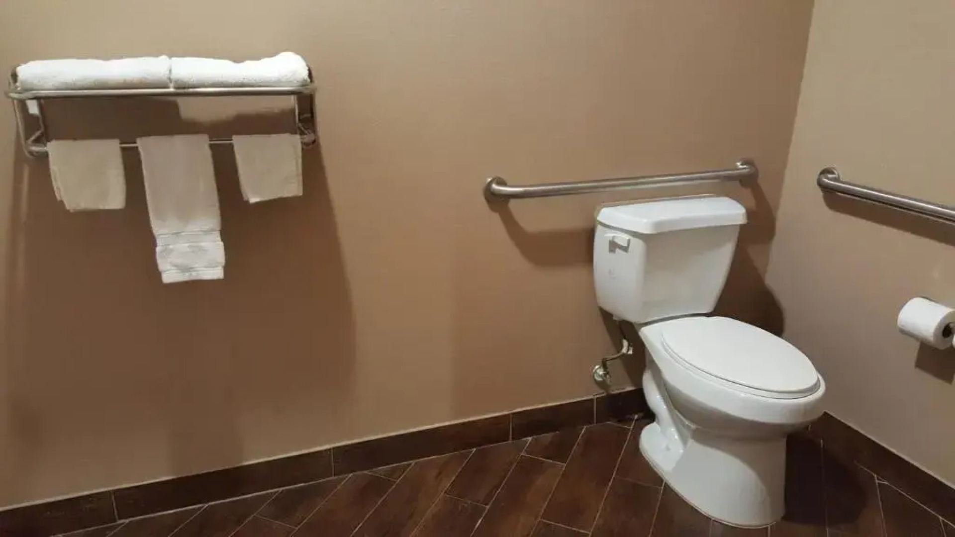 Executive Inn and Suites