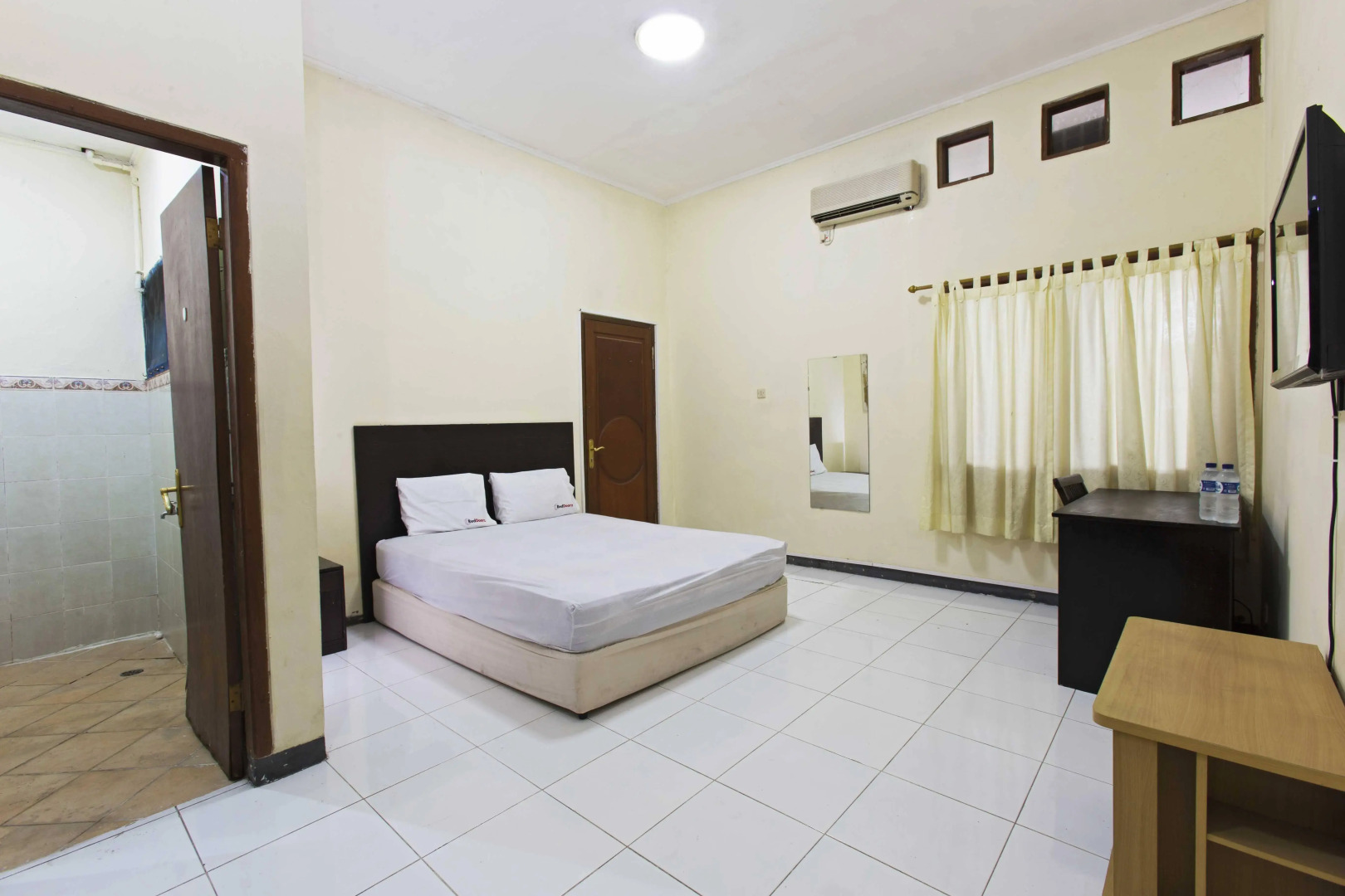 RedDoorz Kemang Ampera