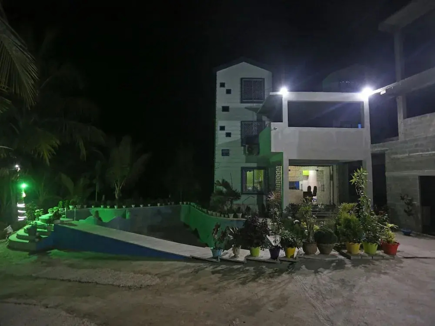 OYO 26652 Roop River Resort