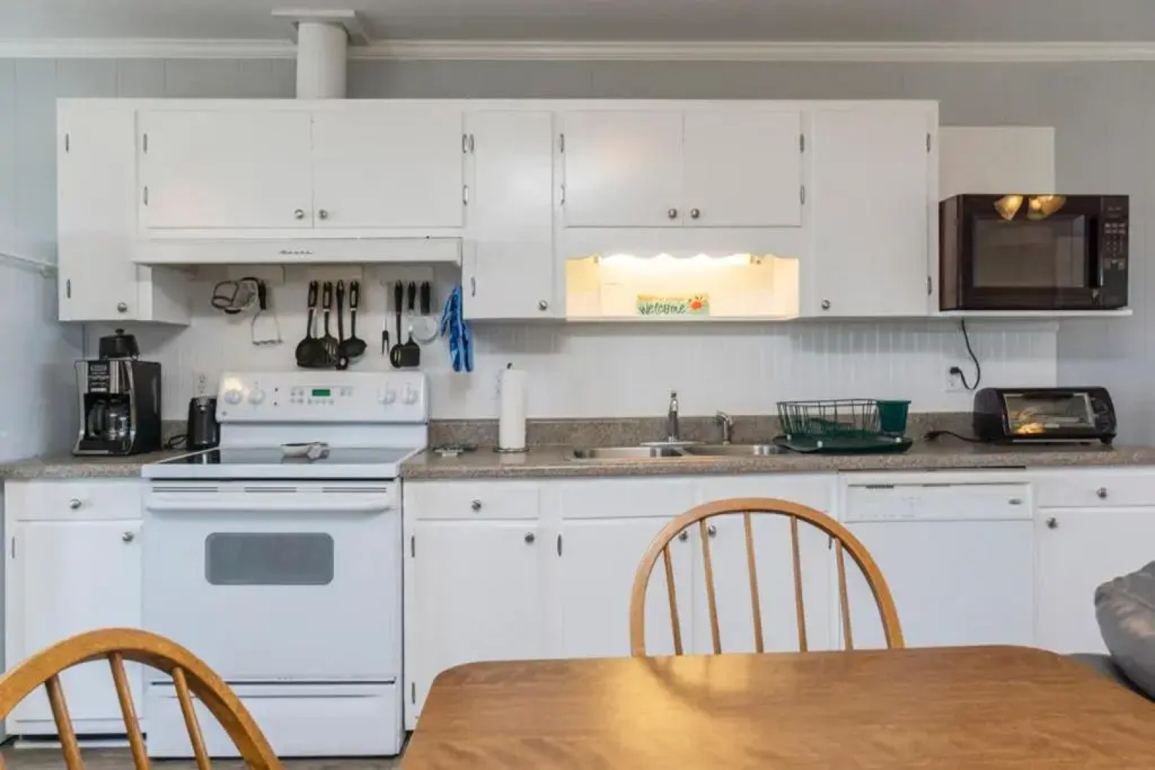 Friendship Lodge by Oak Island Accommodations