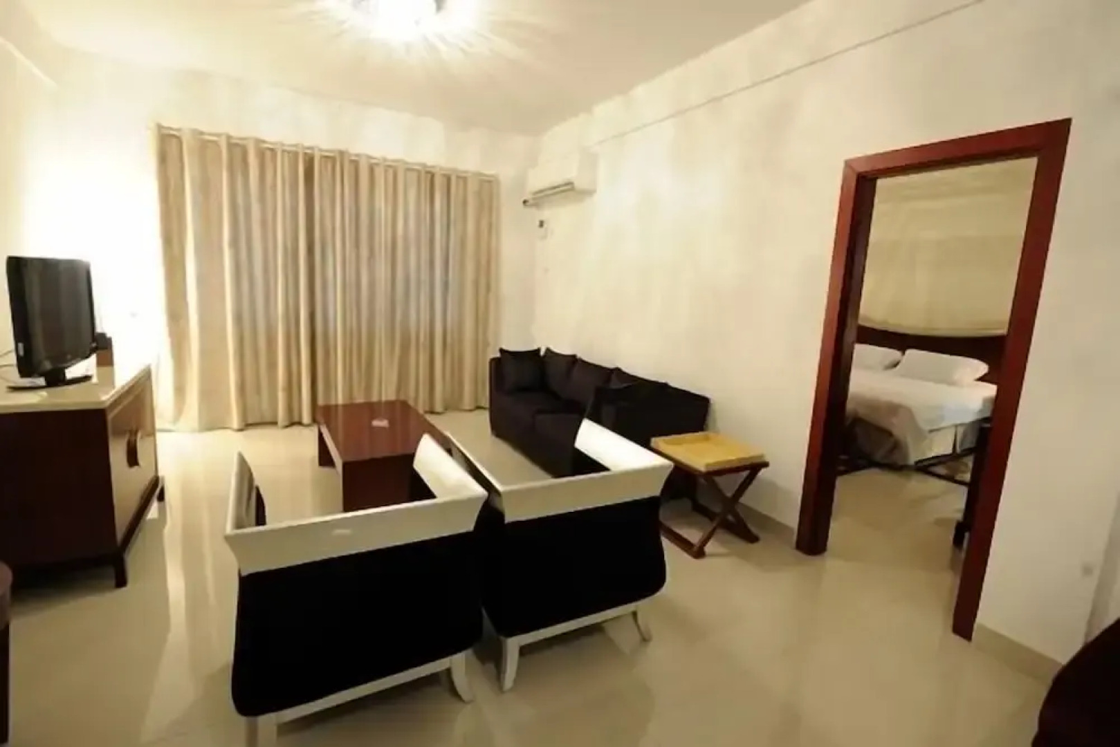 Hotel Ritz Waku-Kungo