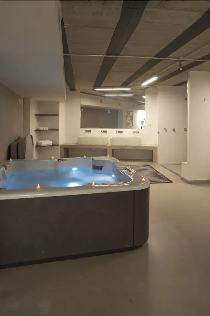 Chvictoria Loft May 13