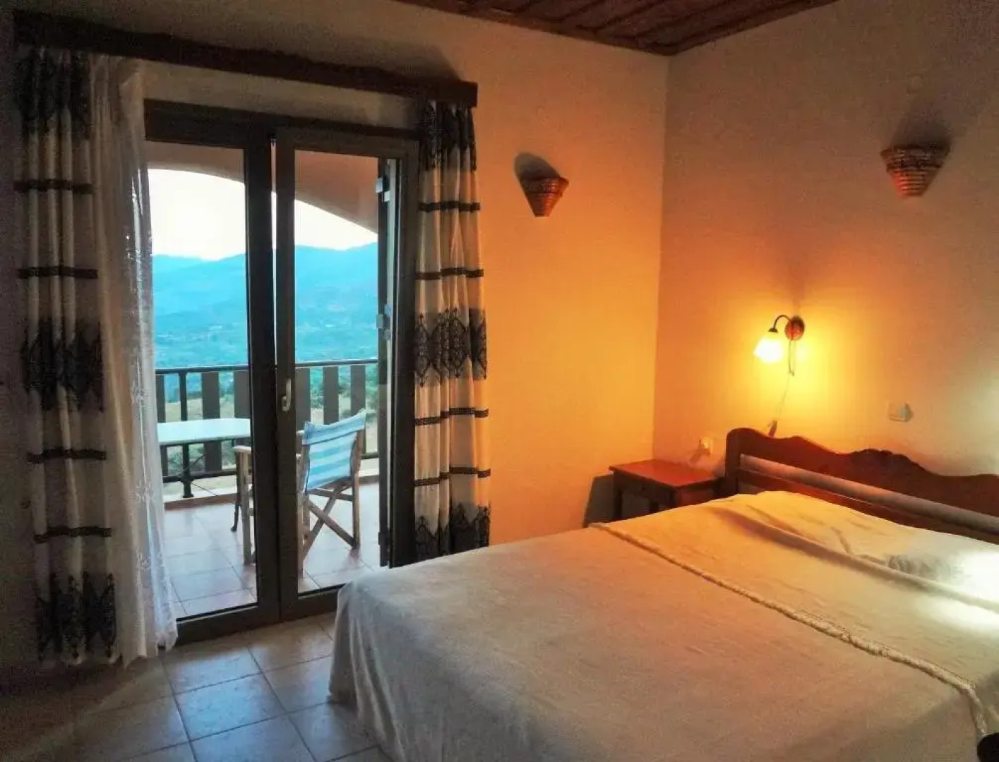 Eriki Studios & Apartments