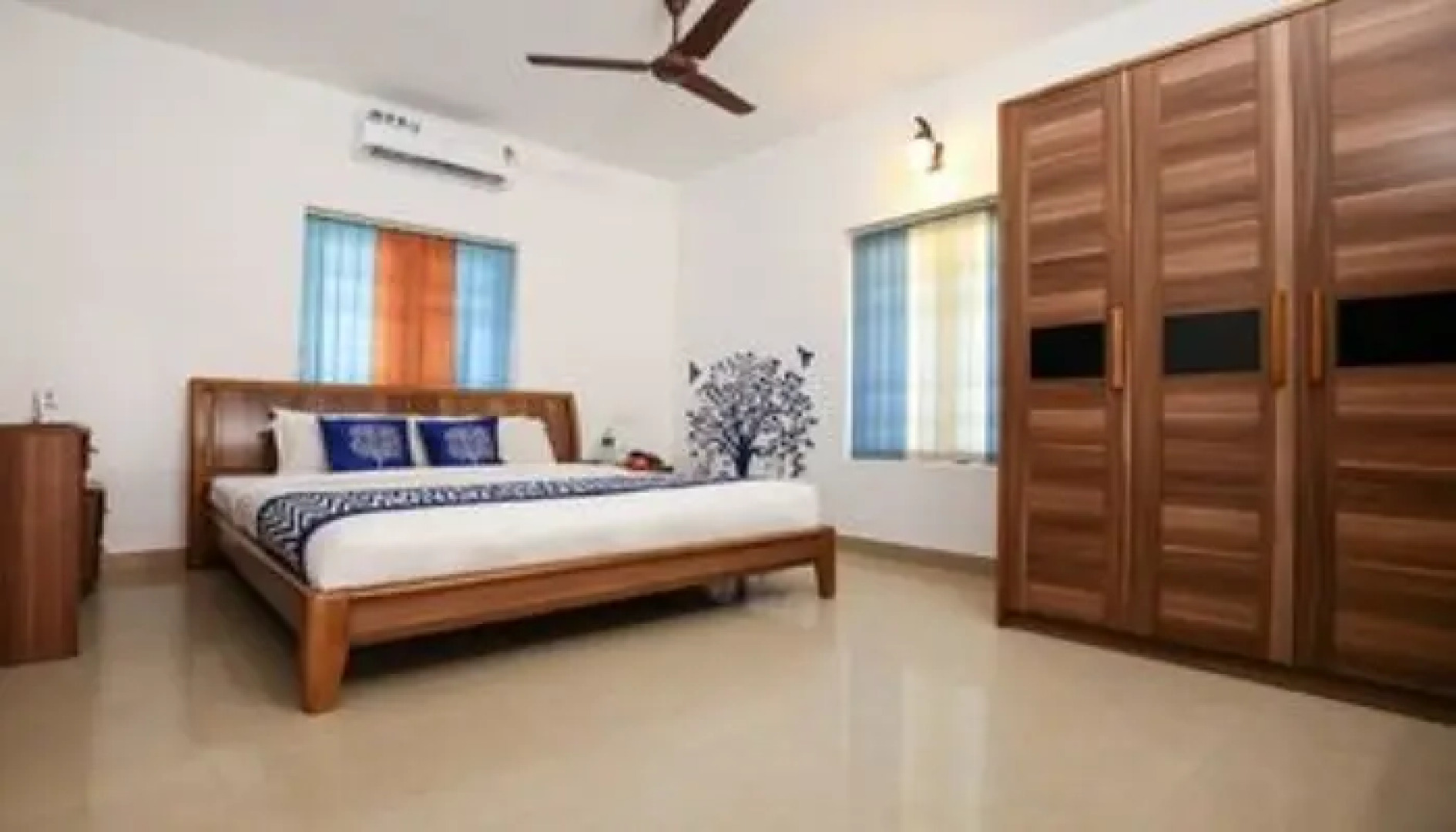 Lake Gardens Resorts