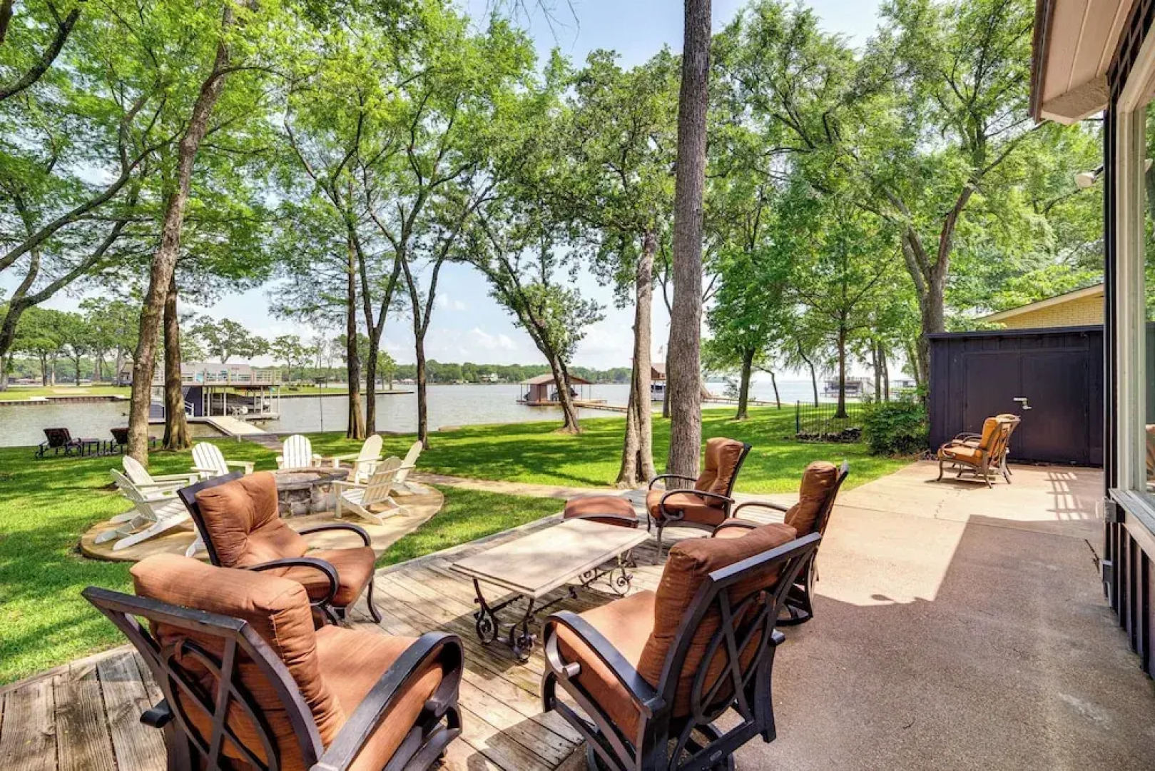 Waterfront Gem on Cedar Creek Lake w/ Deck + Games