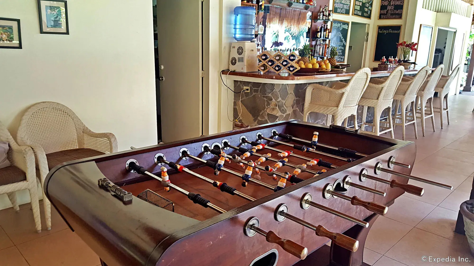 Mike's Dauin Beach Resort