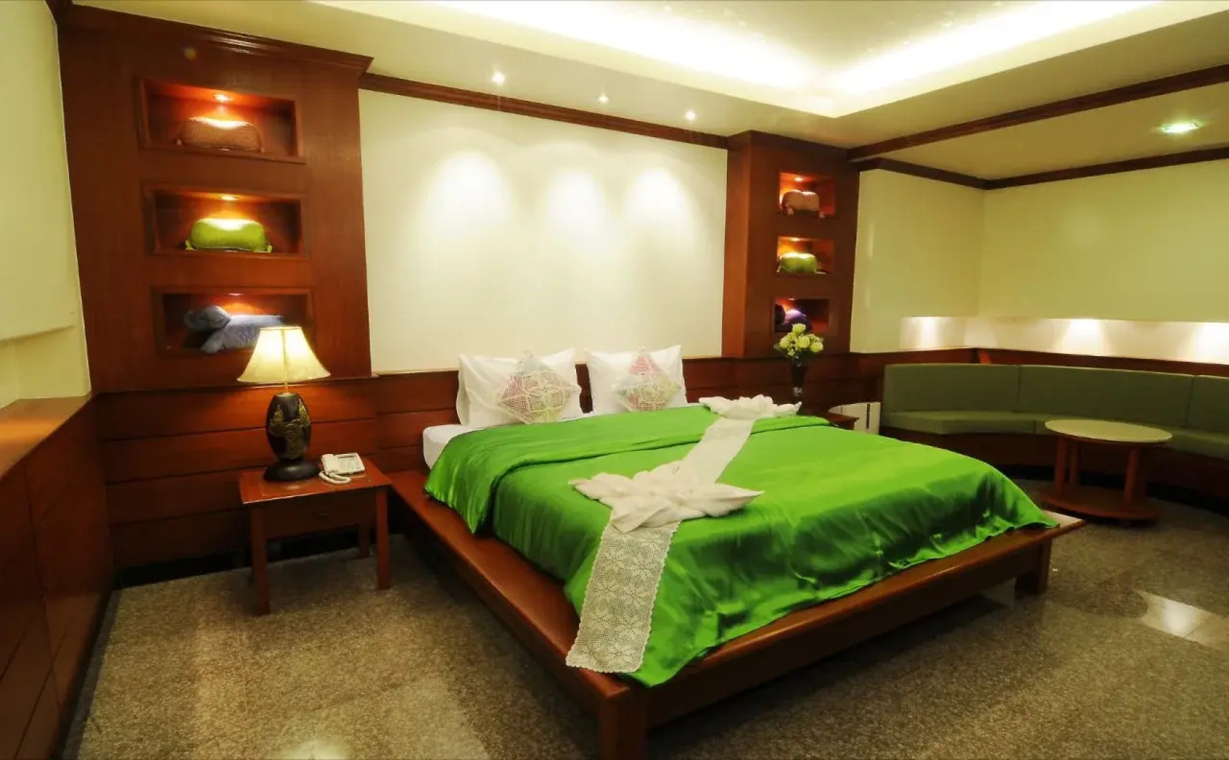 Busyarin Hotel (SHA Extra Plus)