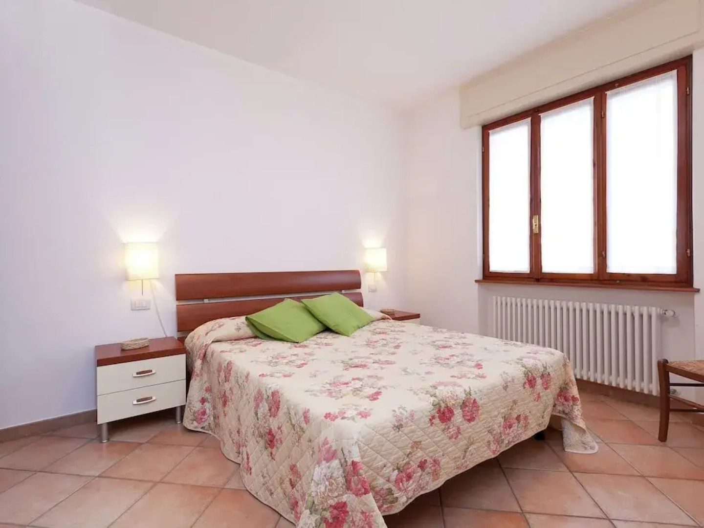 Apartment With Large Terrace and a Magnificent Lake View