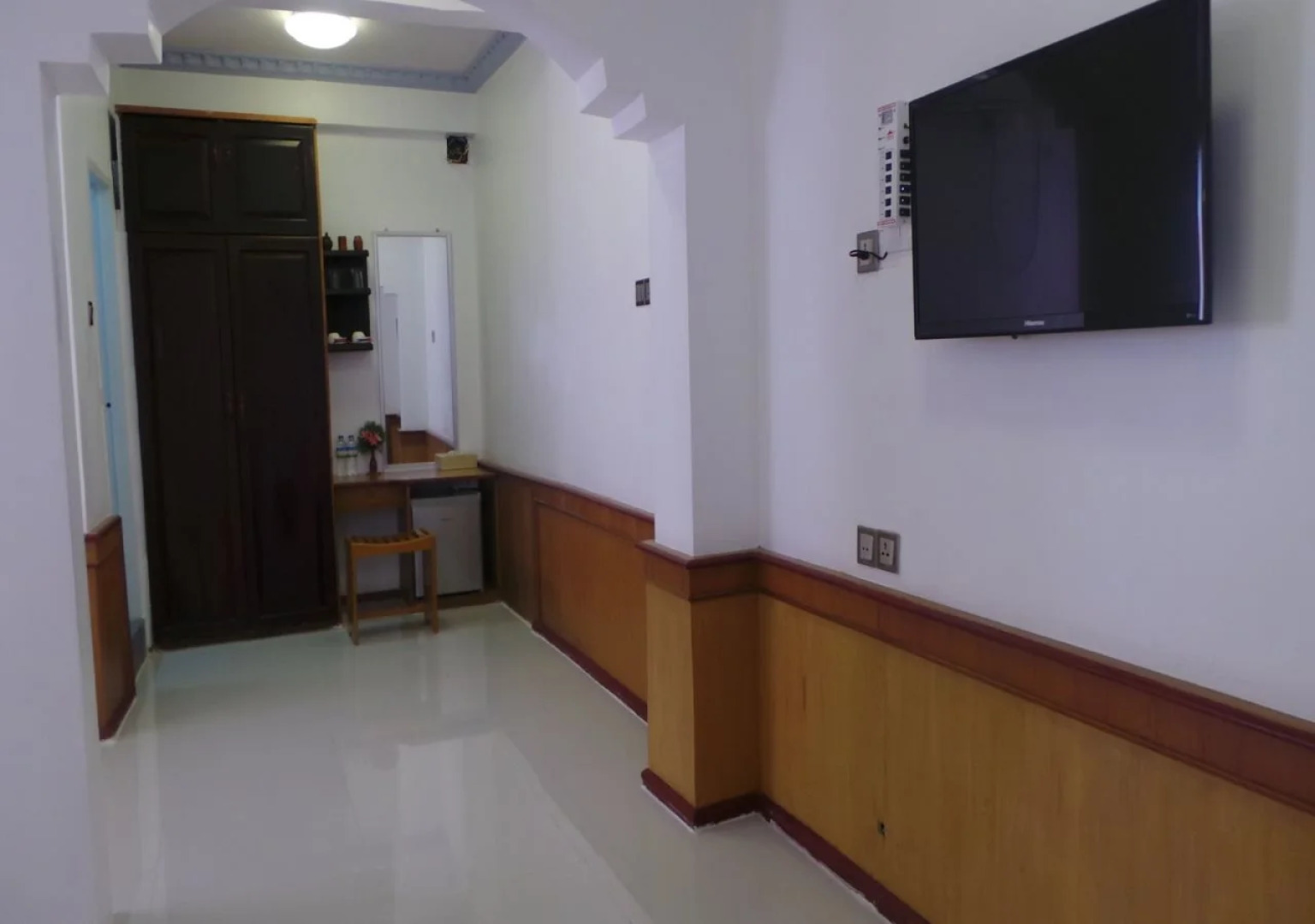 Mandalay White House Hotel