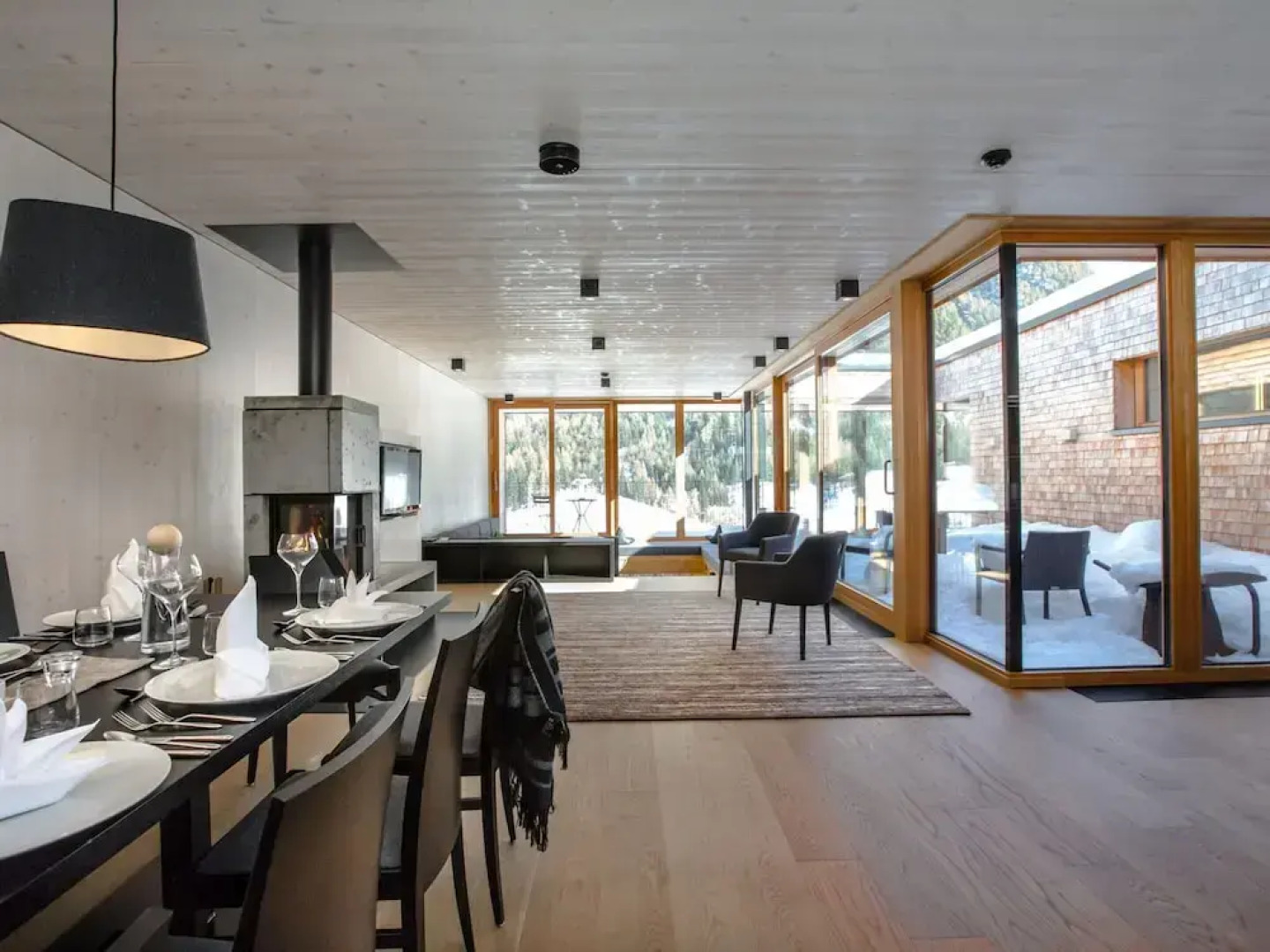 Chalet Resort Near Lake