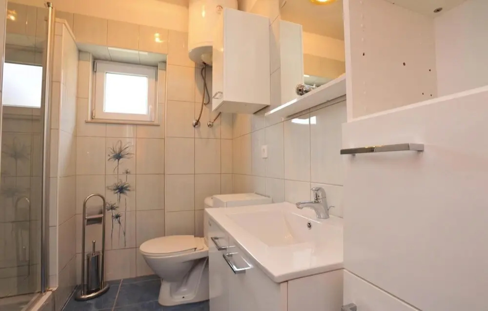 Awesome Home in Kastel Luksic With Sauna, Wifi and 6 Bedrooms