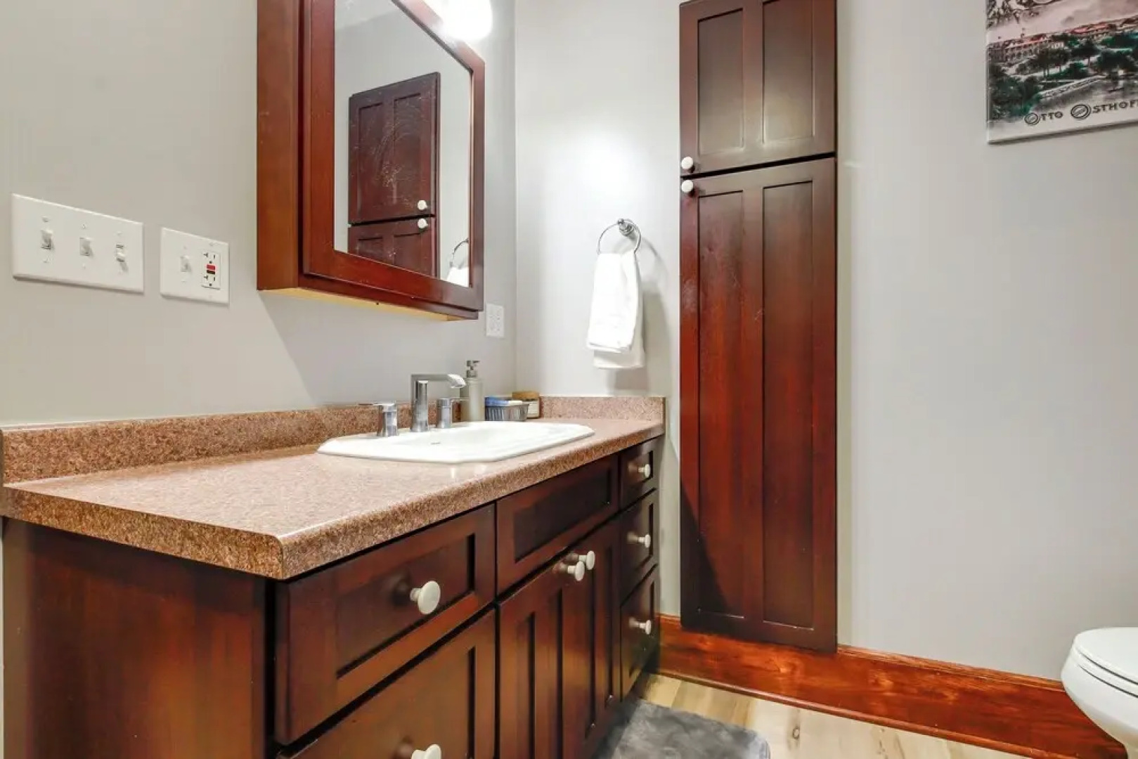 3 Mi to Road America: Spacious Elkhart Lake Home!