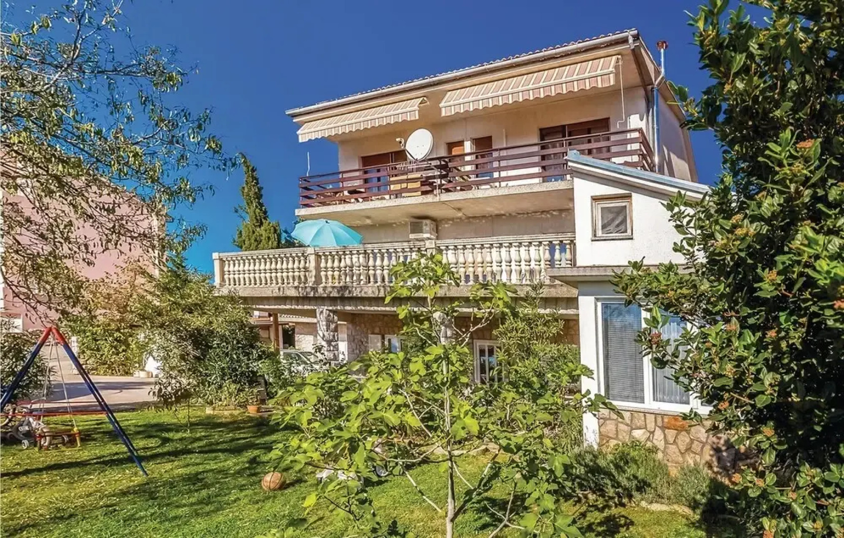 Awesome Home in Novi Vinodolski With Wifi and 3 Bedrooms