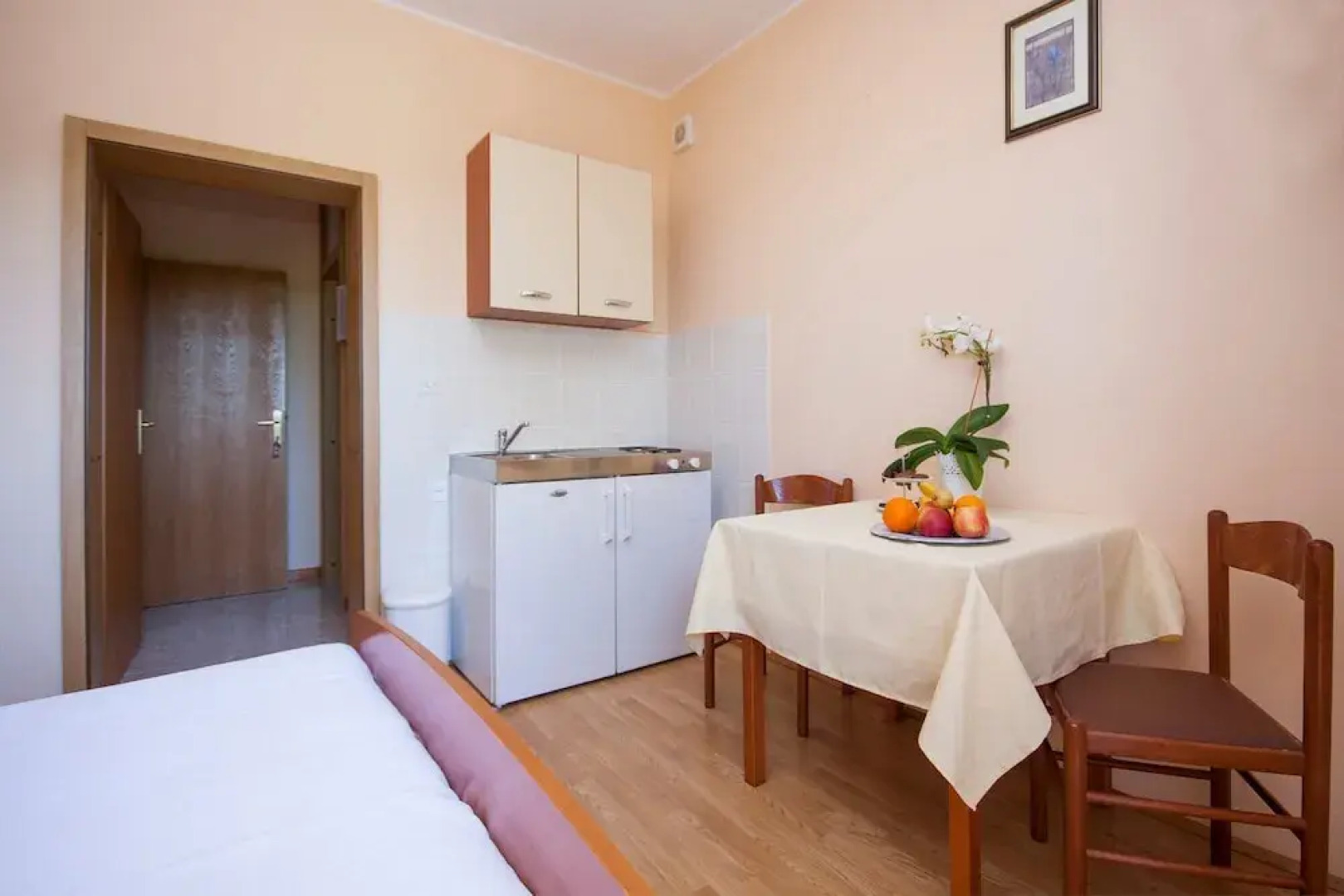 Apartments & Rooms Mikelin