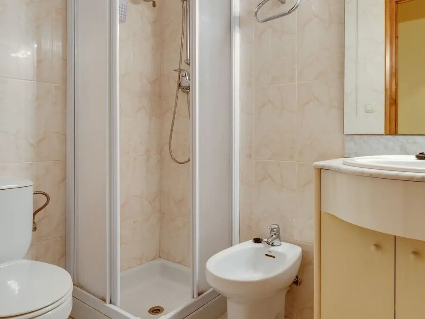 Splendid Mansion in Palau-Saverdera near Sea