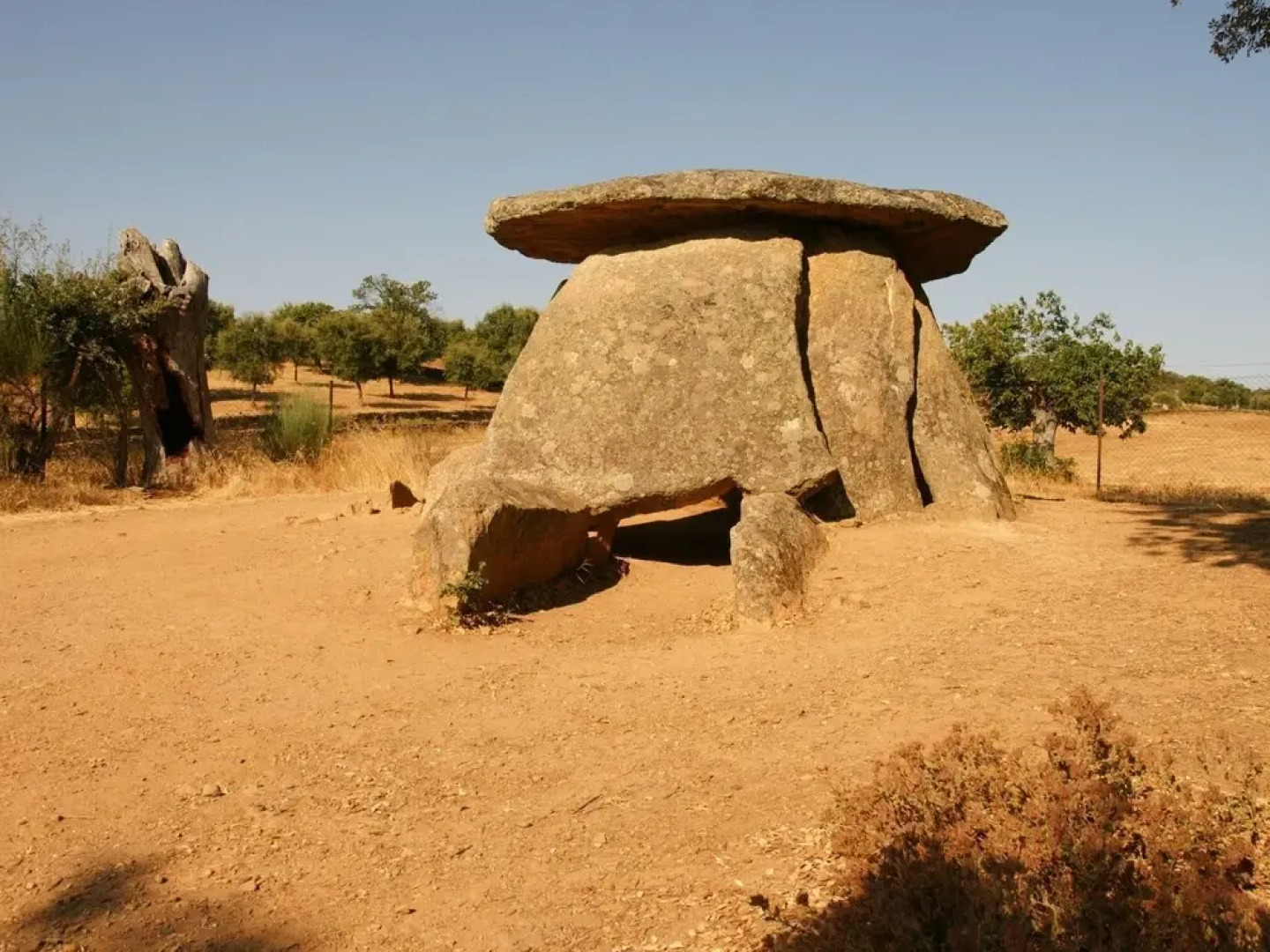 Rural Farmhouse in Valencia de Alcántara With Pool