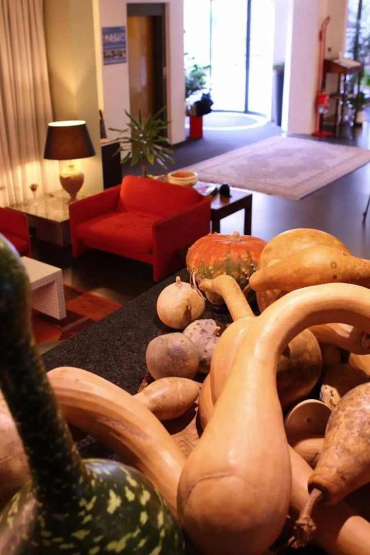 International Hotel & Suite