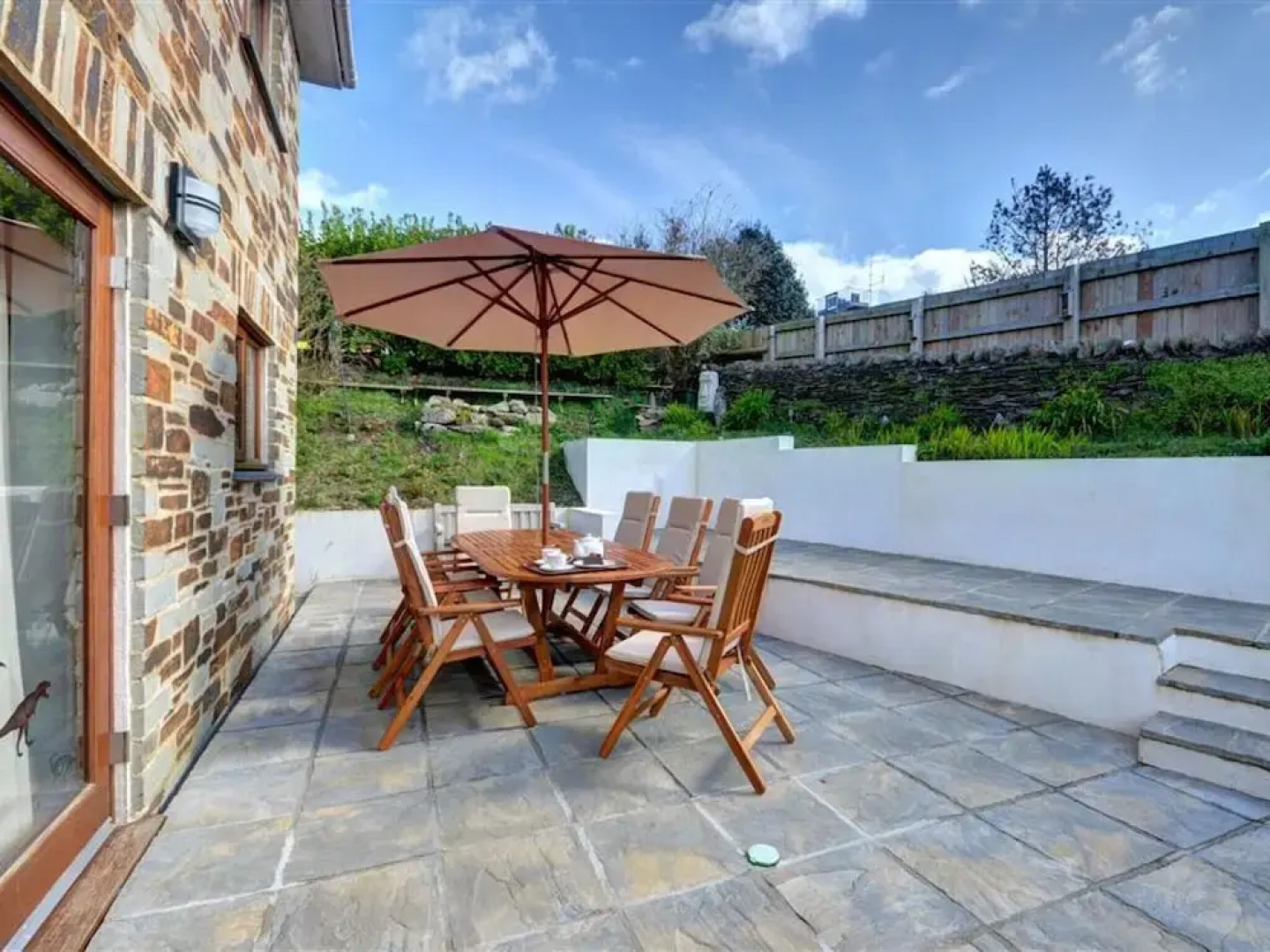 Comfortable, Bright Holiday Home With Private Garden in the South of Cornwall