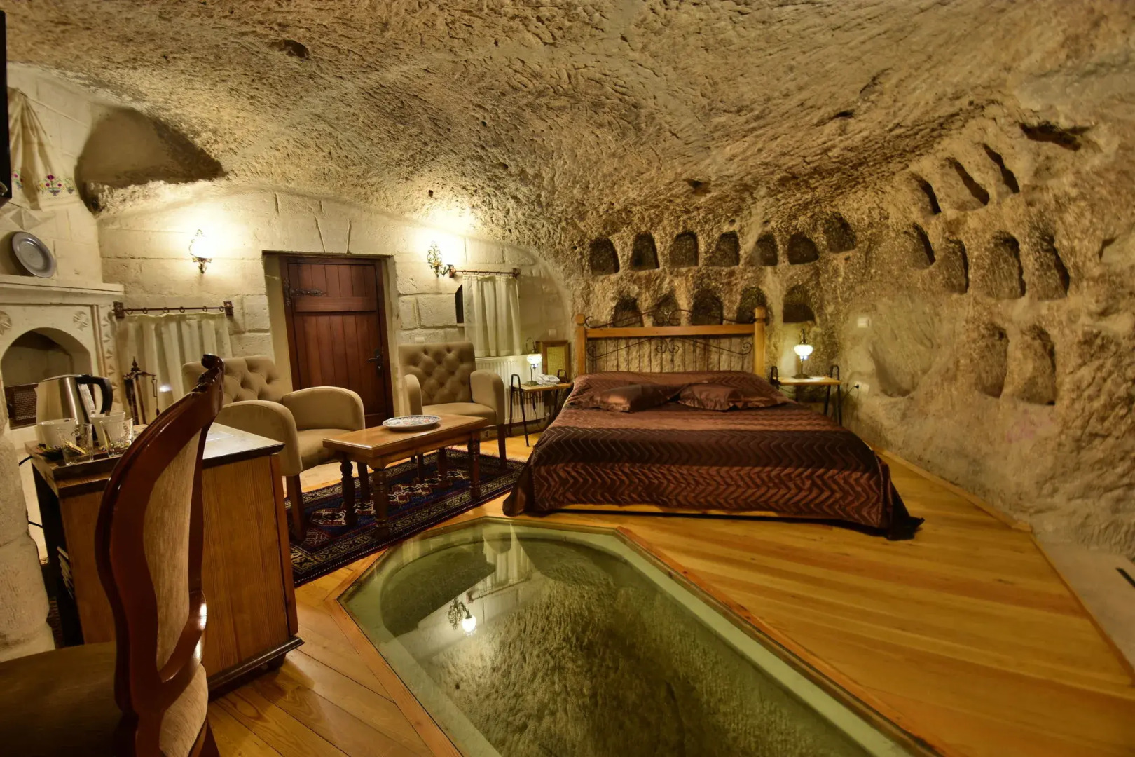 Harman Cave Hotel