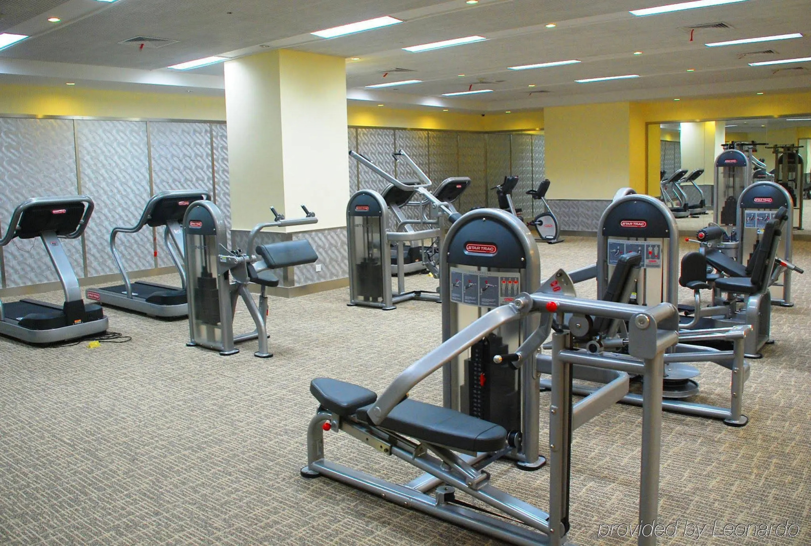 Golden Eagle Summit Hotel