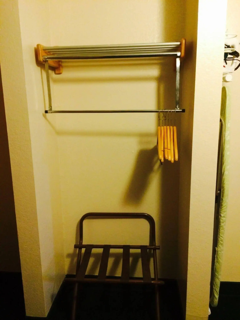 Regency Inn And Suites