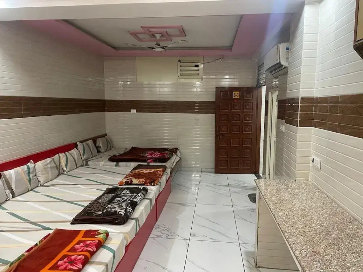 Sunrise Hotel & Restaurant