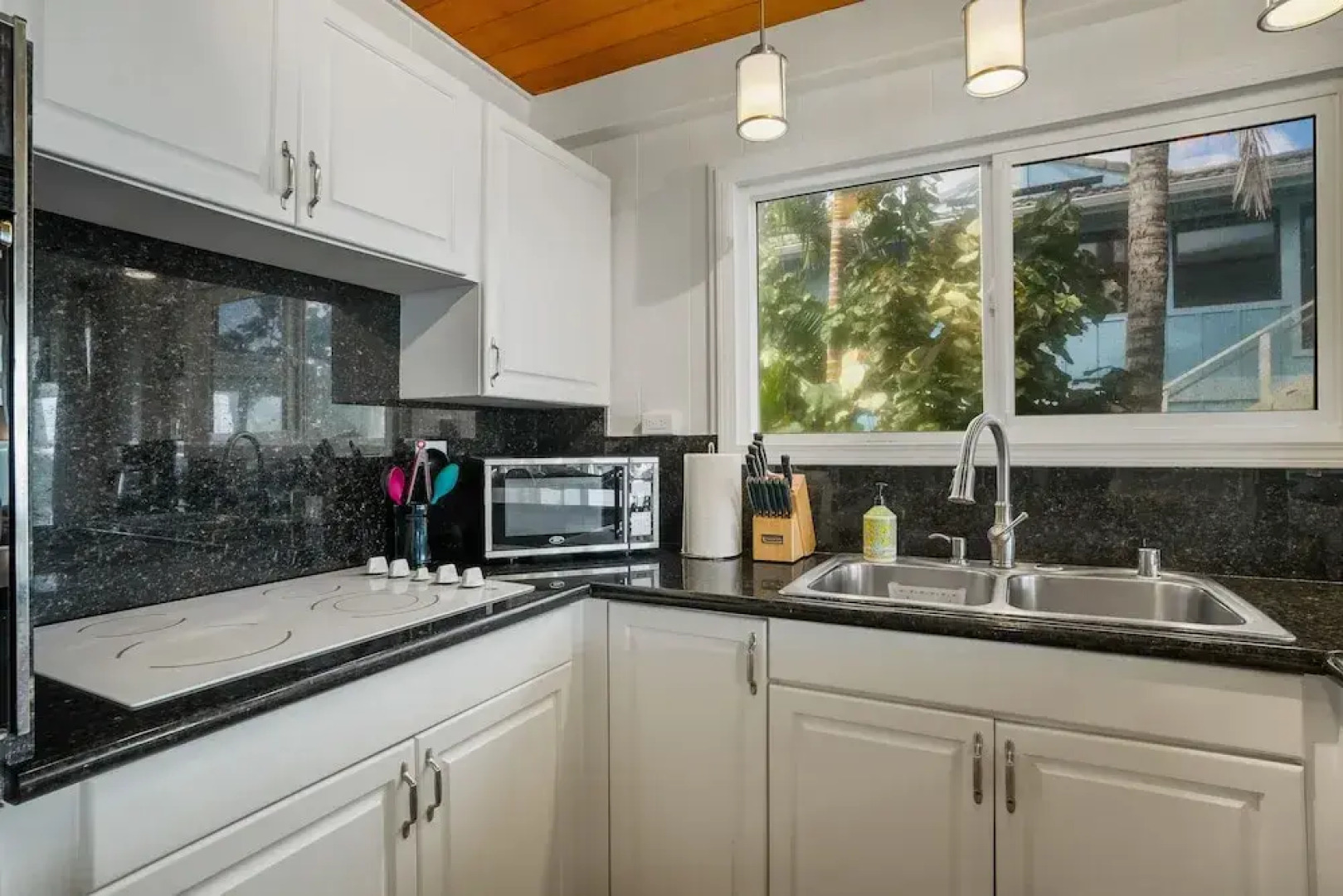 Kauai Aliomanu 2 Bedroom Home