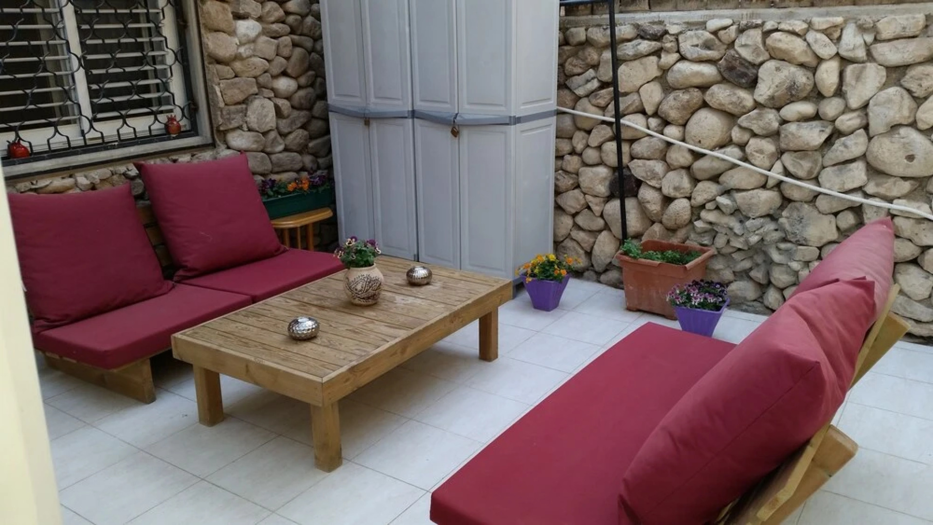 Zimmer Dora Dead Sea