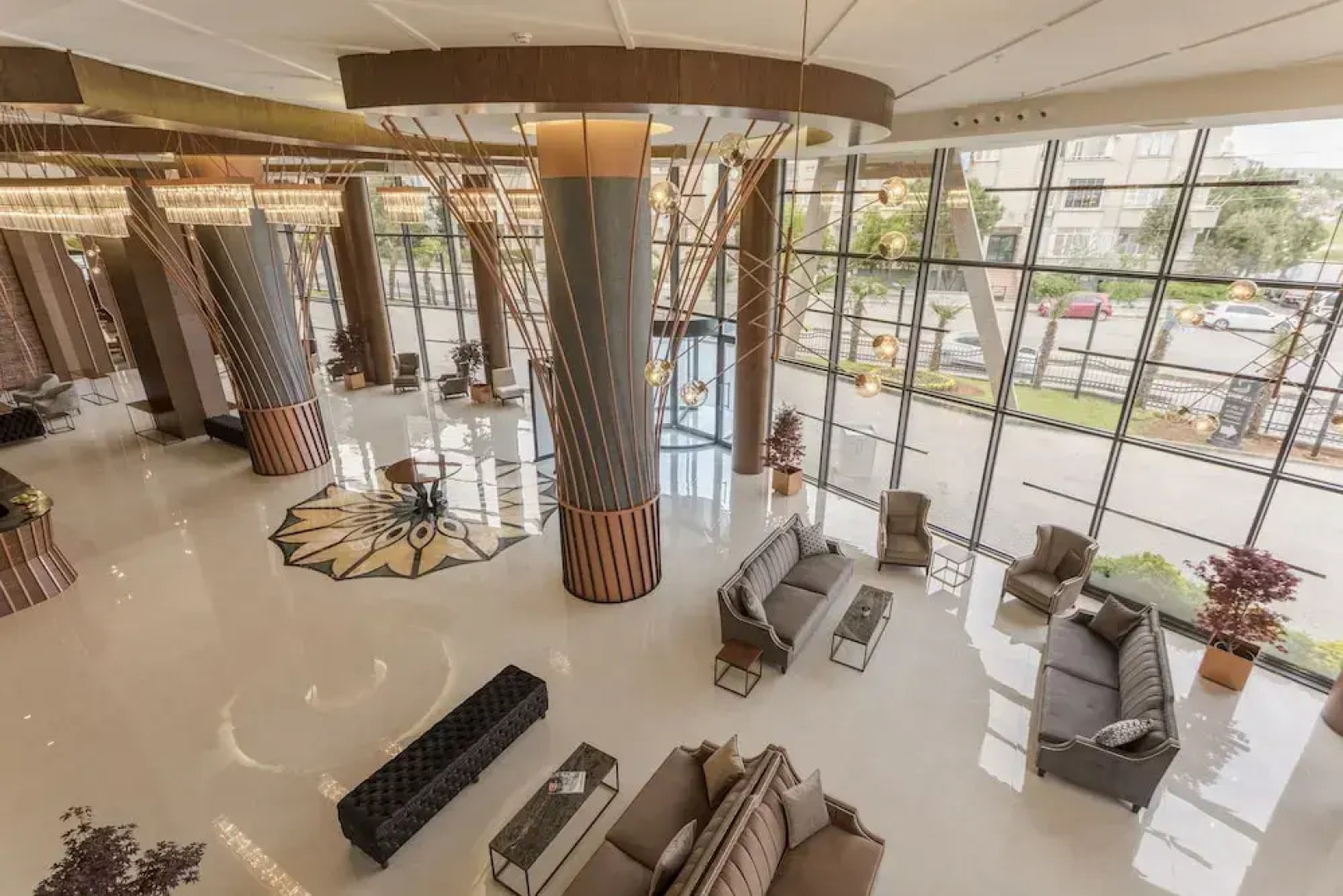 Shimall Deluxe Hotel