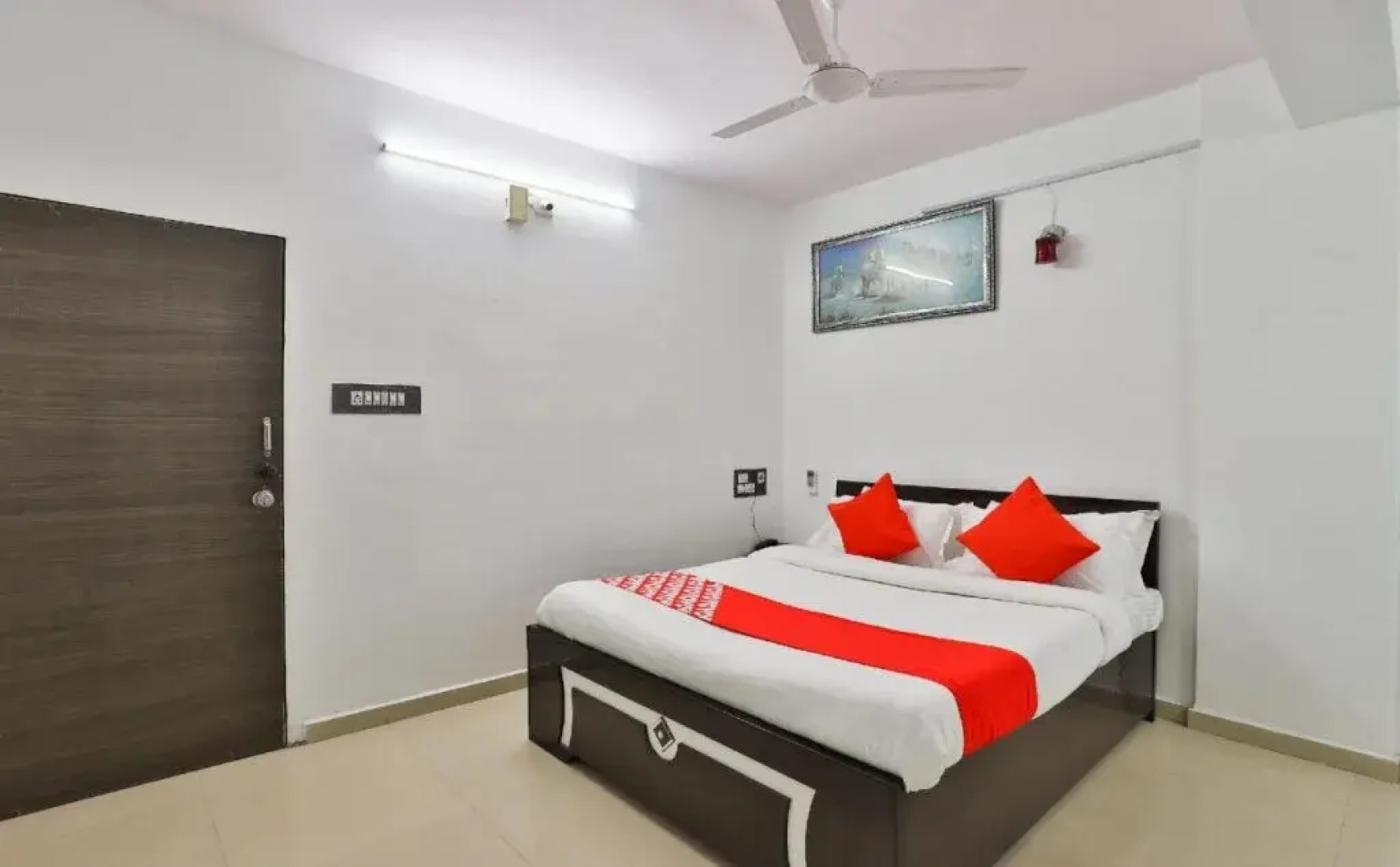 Hotel Day Night Stay By OYO Rooms