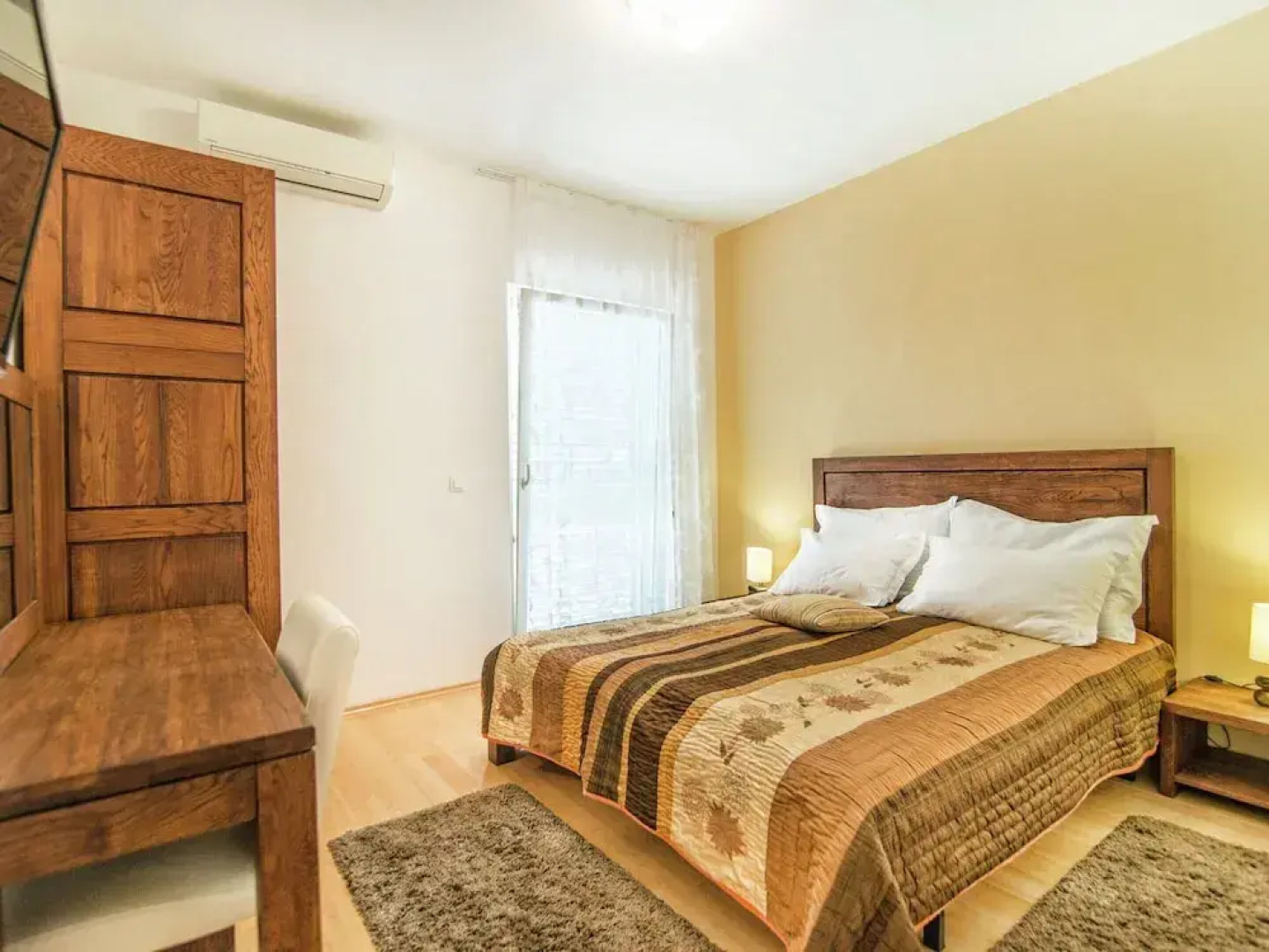 Beautiful Villa on the Island of Brac With Infinity Pool, Beach at 30 Meters