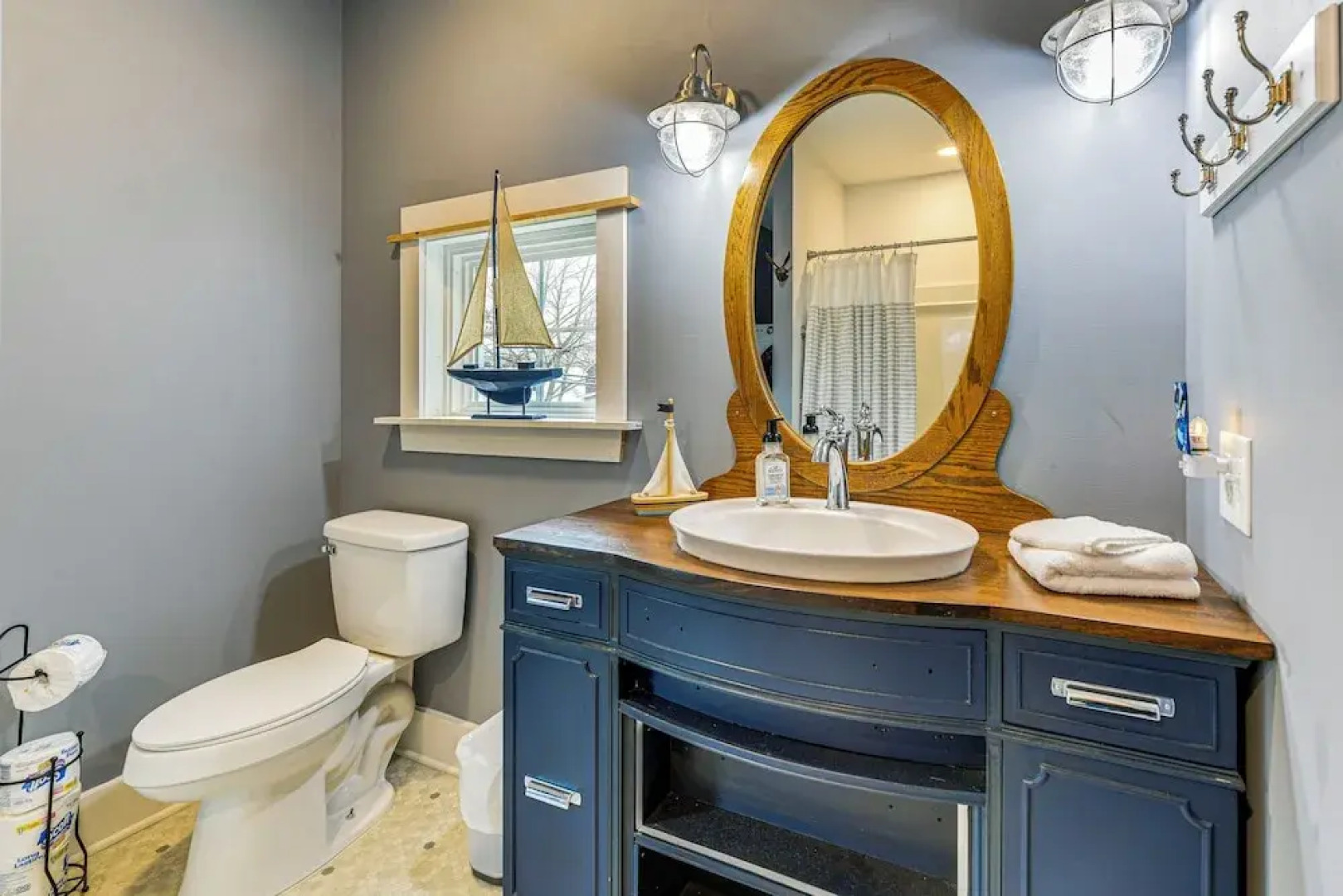 Newly Renovated Private Cottage Near Niagara River