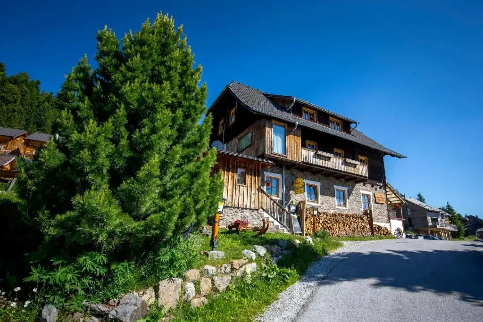 Berg- & Erlebnis-Resort MarktlAlm - Chalets & Lodges