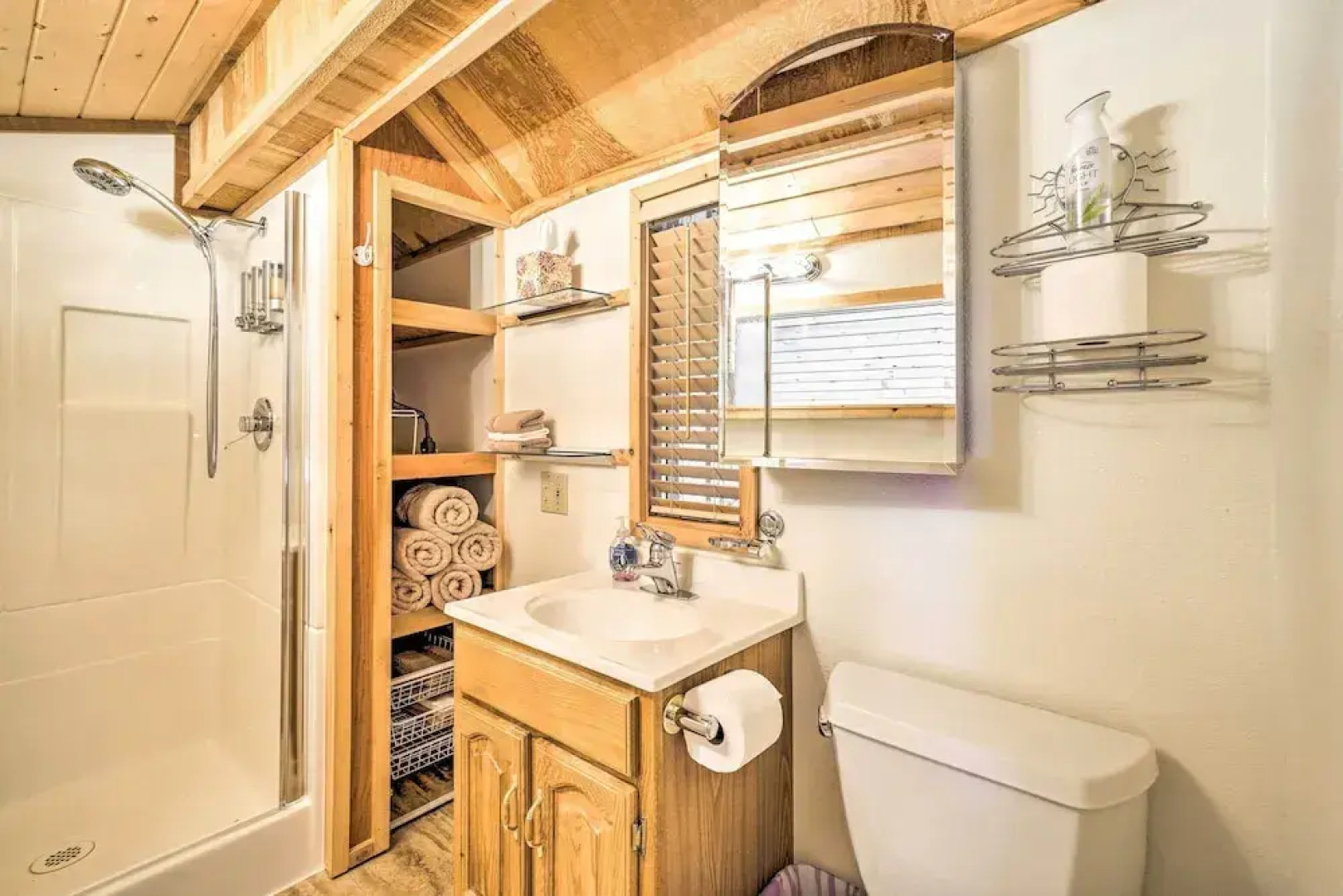 Serene Seldovia Cabin w/ Deck, Grill & Views!