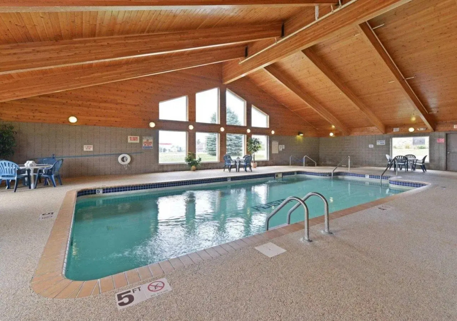 American Inn and Suites