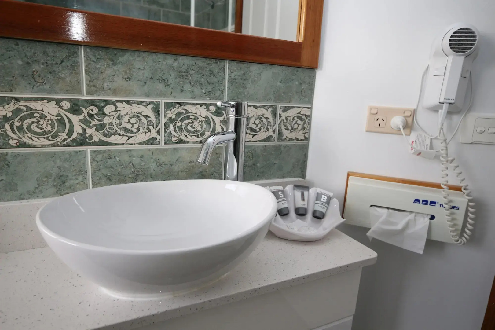 Swansea Cottages & Lodge Suites