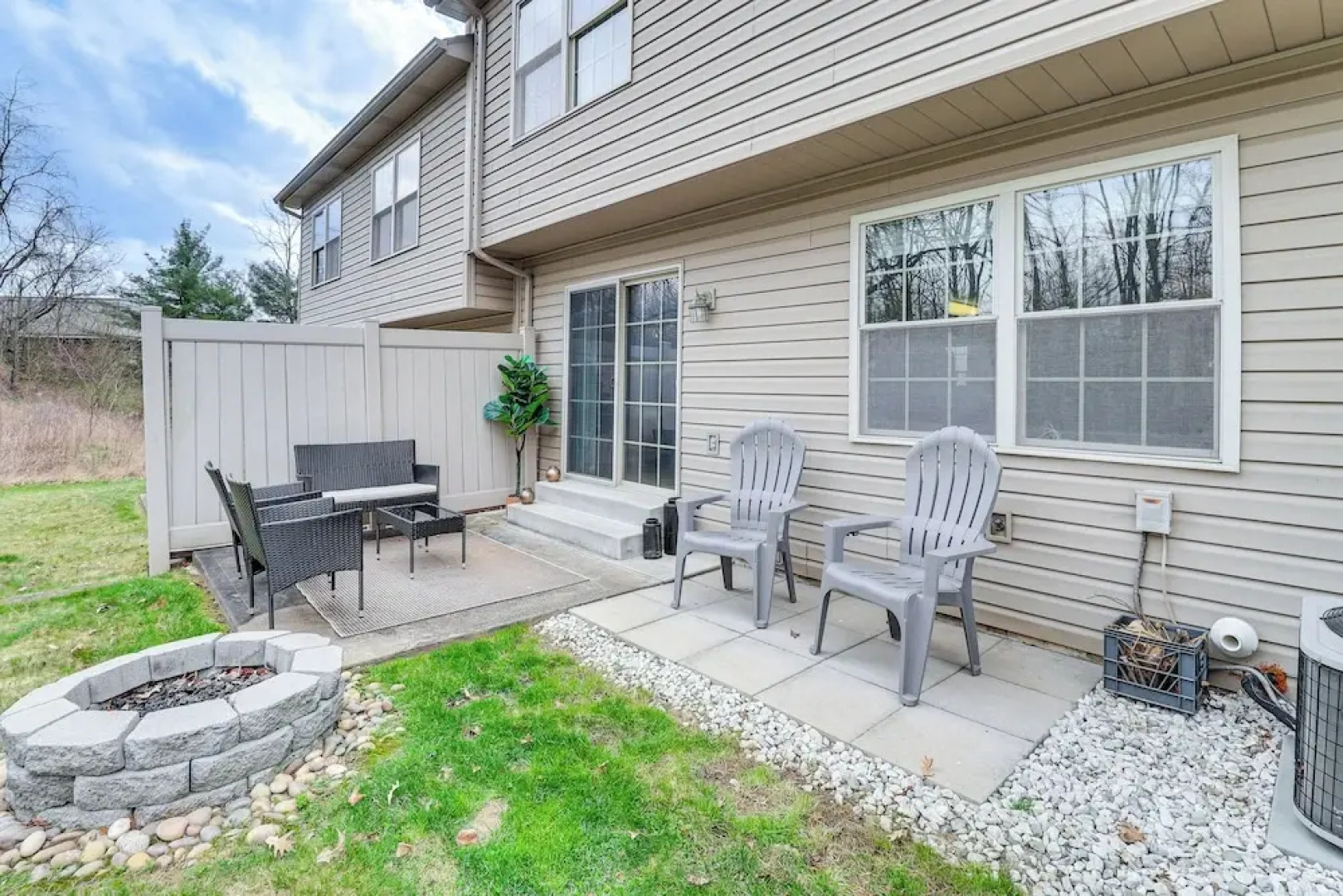 Family Getaway 16 Mi to Pittsburgh!