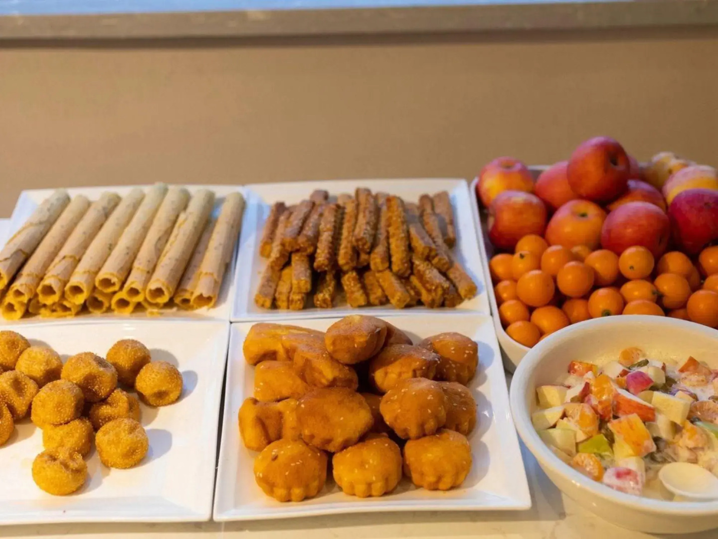 Super 8 Premier Hotel (Tumushuke City Government Branch)