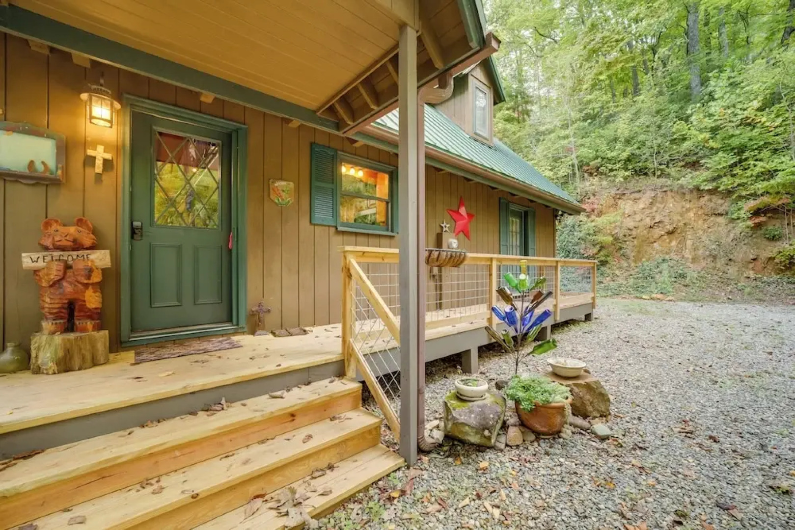 Robbinsville Vacation Rental w/ Covered Balcony