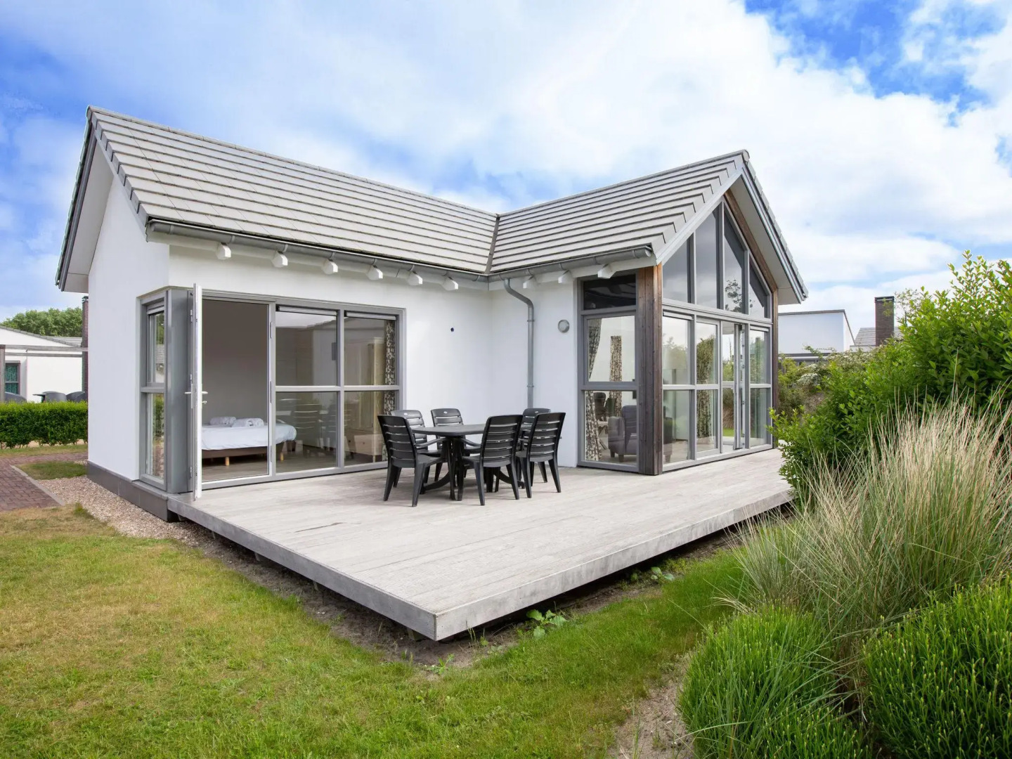 Detached Single Story Holiday Home Near the Sea