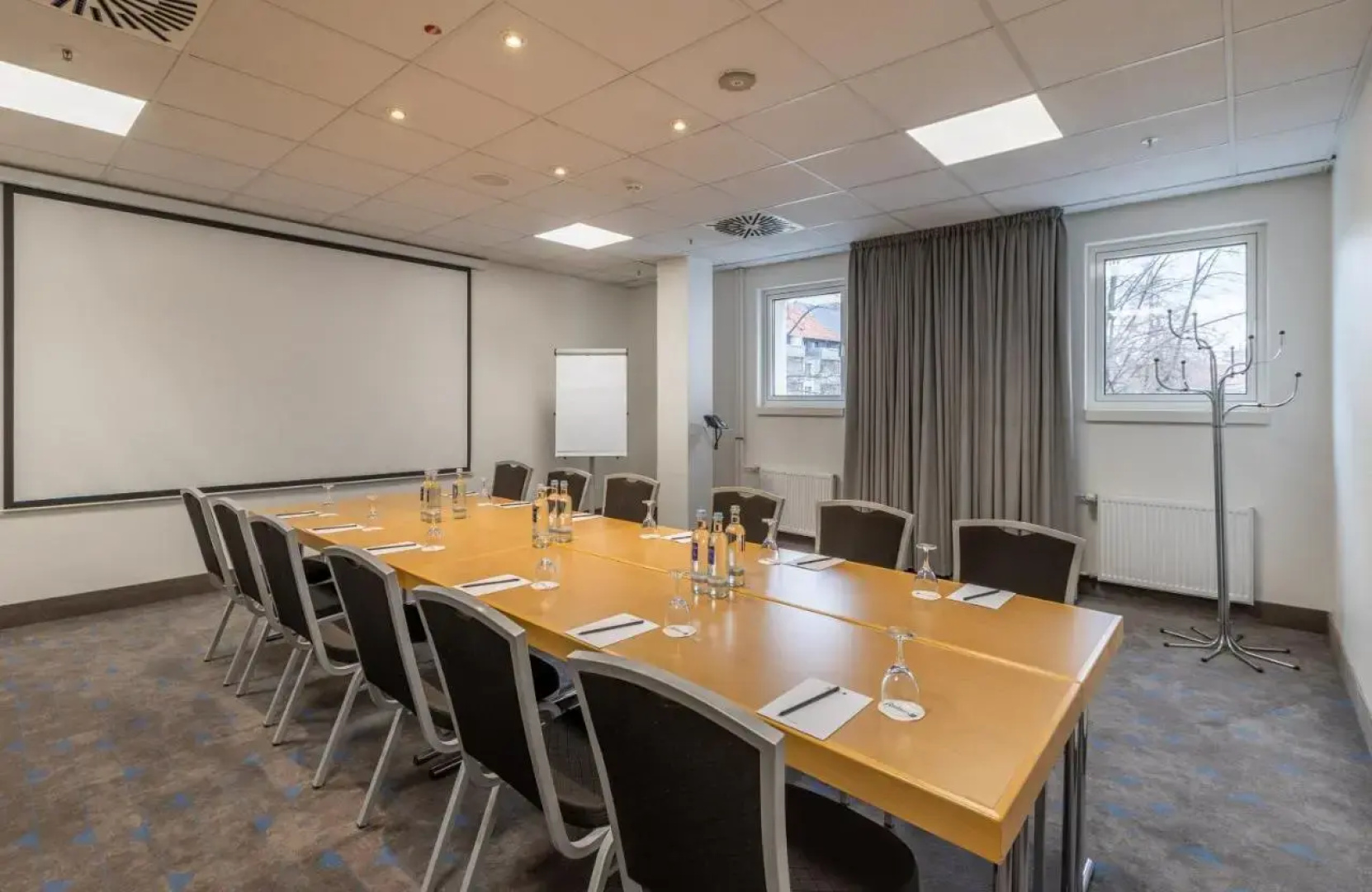 Отель NYX Erfurt by Leonardo Hotels