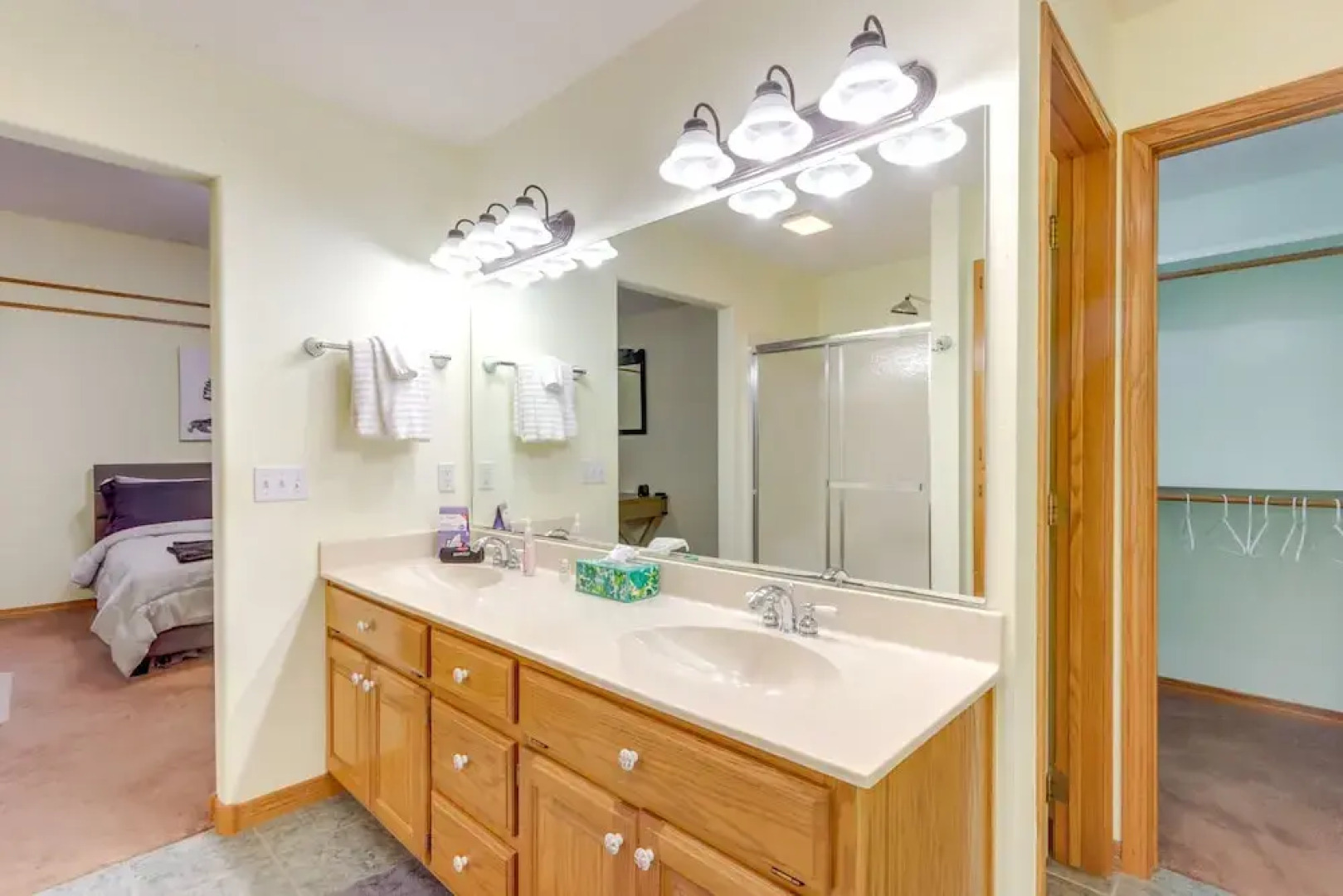 'holiday Island Fairway Estate' w/ Hot Tub