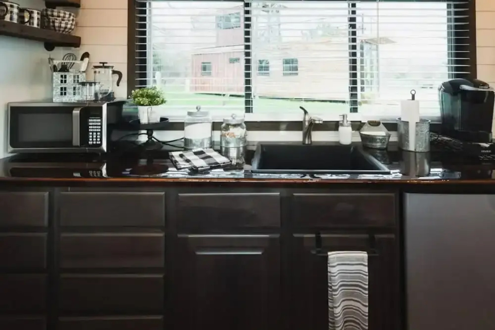 The Classic Tiny Cargohome 12 min to Magnolia Silos Baylor