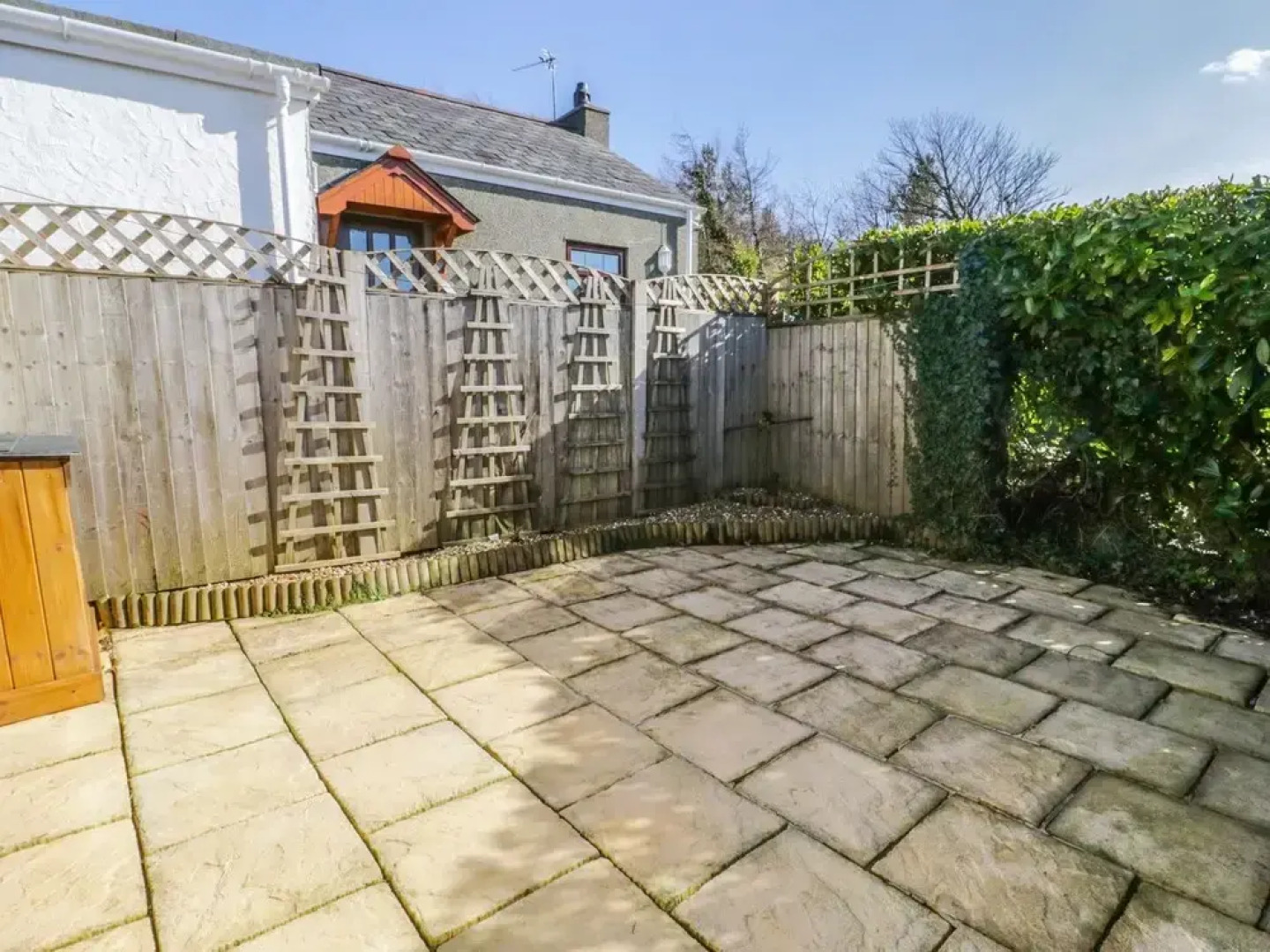 2 Tan Y Marian Uchaf